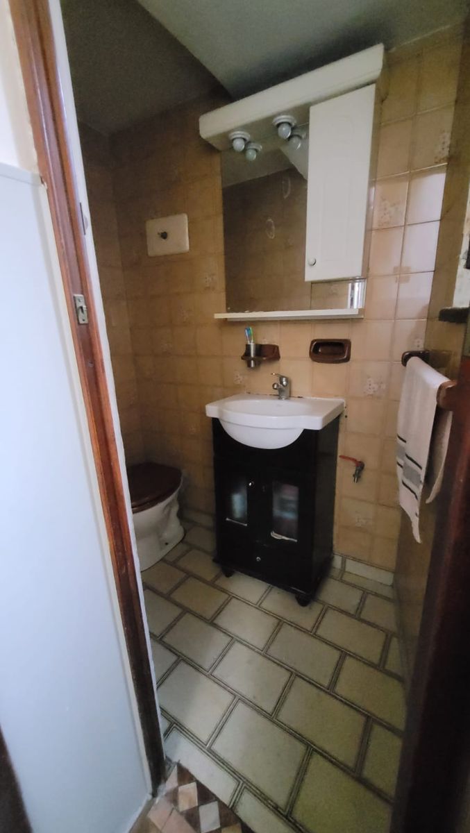 Venta PH 4 ambientes 1°piso por escalera al fondo - 25