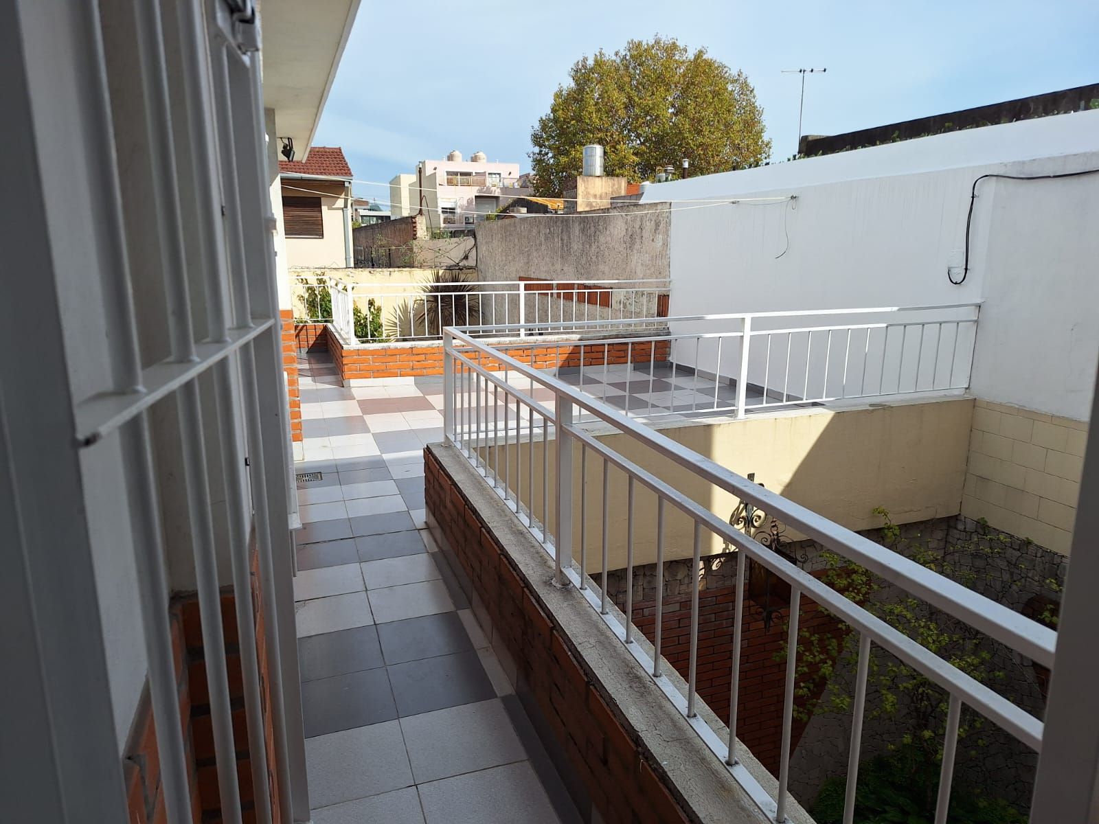 CASA PARA 2 FAMILIAS, 2 ENTRADAS INDIVIDUALES - 41
