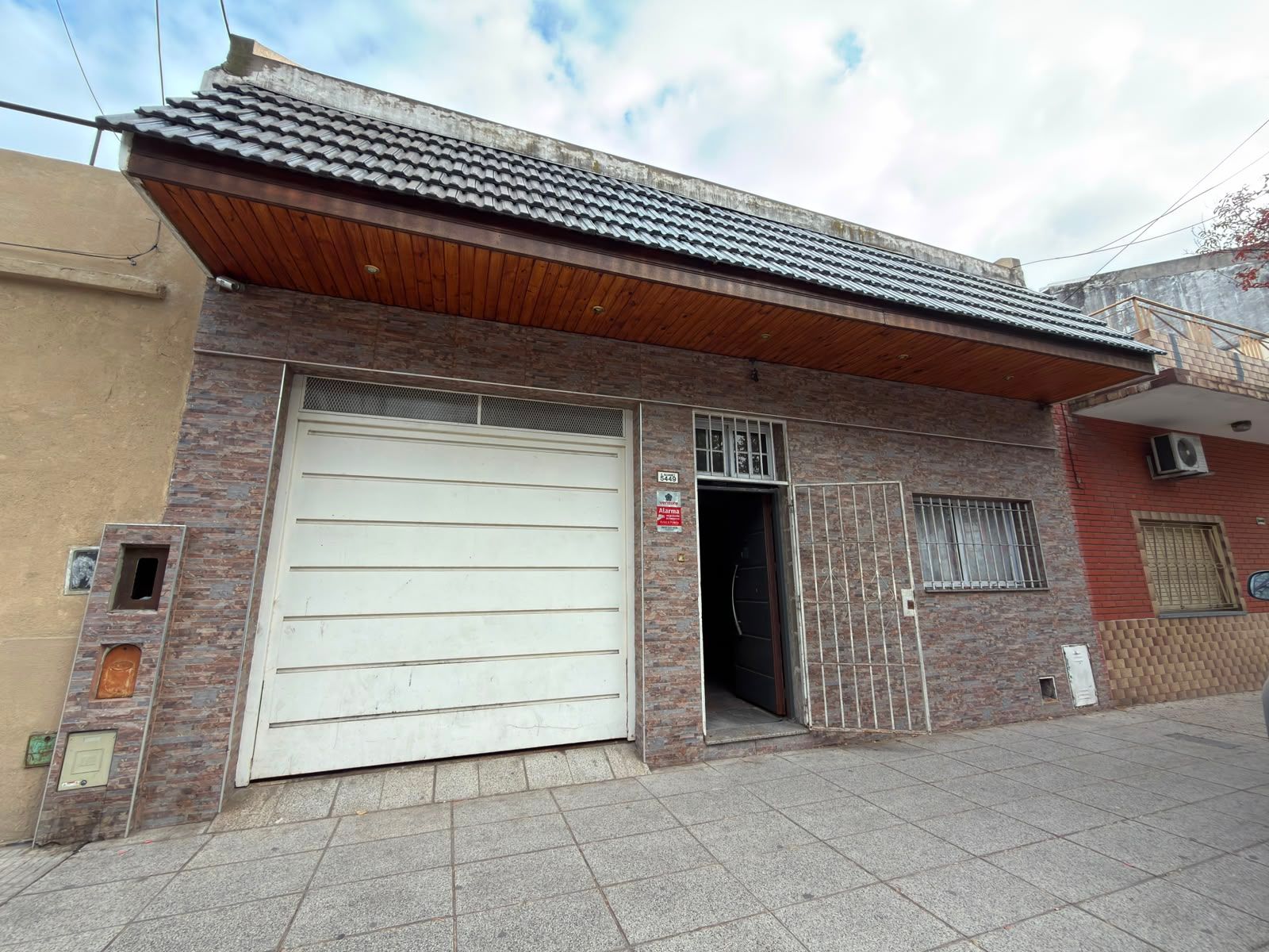 Venta de casa a refaccionar — foto 2
