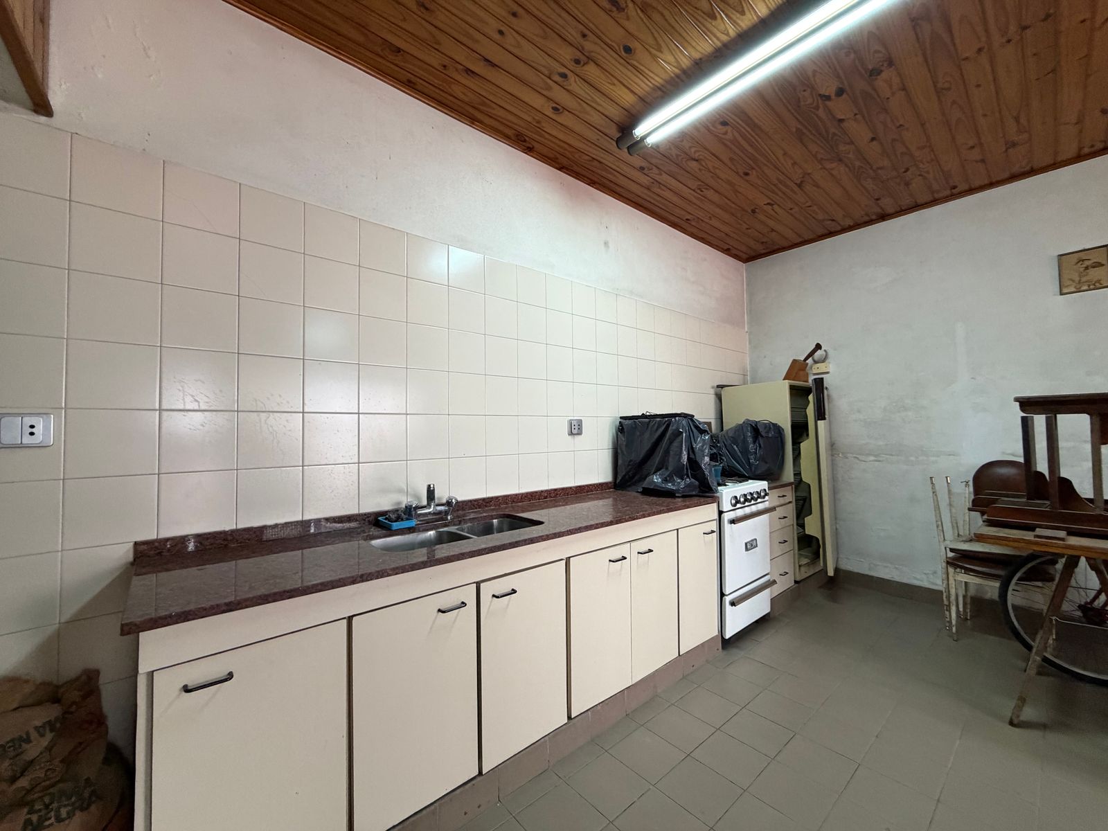 Venta de casa en Lote propio en Mataderos - 1