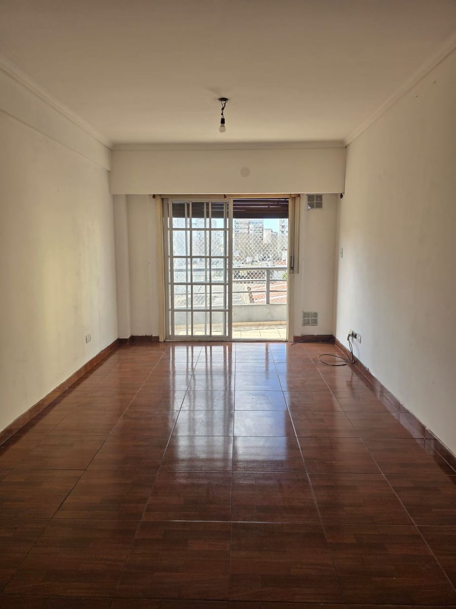3 amb al frente con balcon - 5