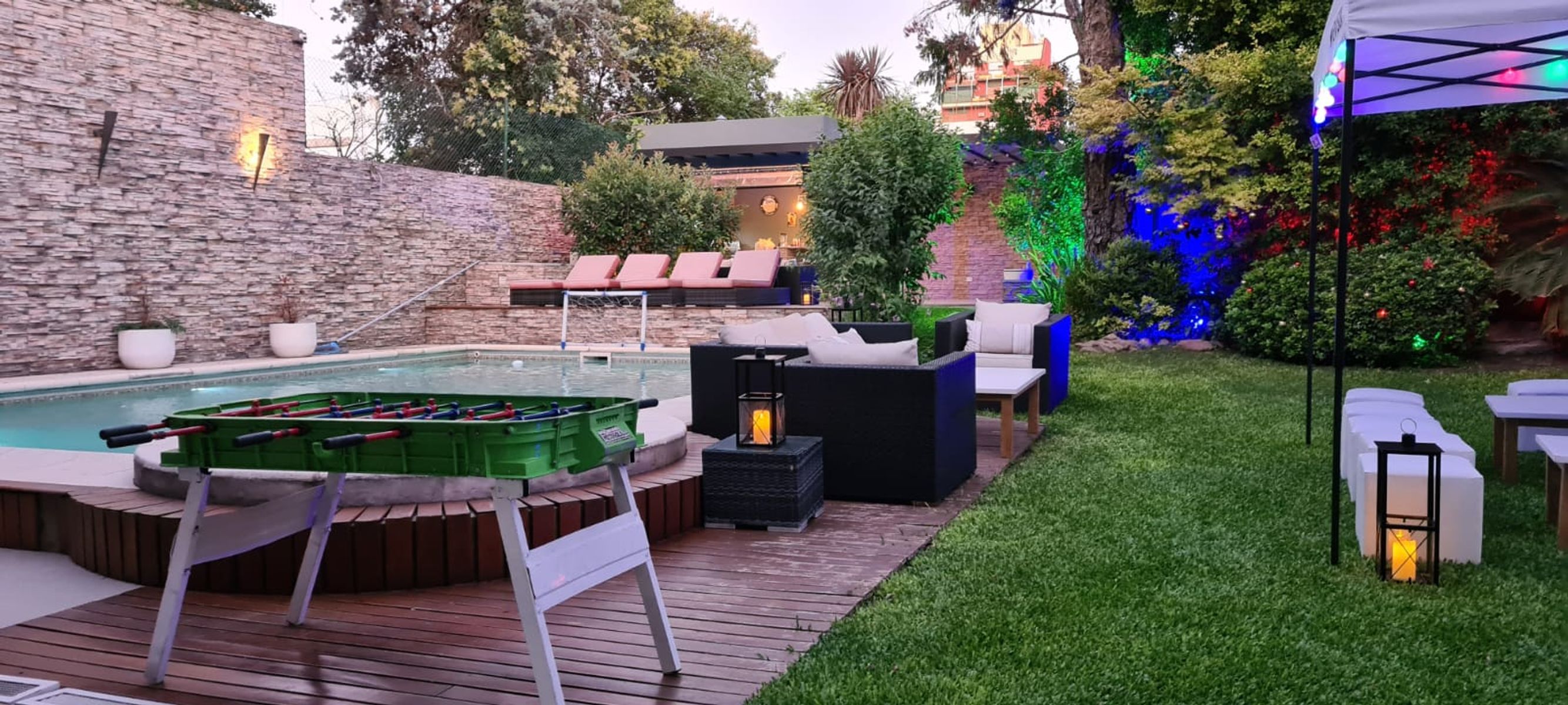 CASA CON PISCINA Y JARDIN , GIMNASIO Y SUM , LOTE DE 10.04 X 61.75 MTS , 4 AMBIENTES - 3