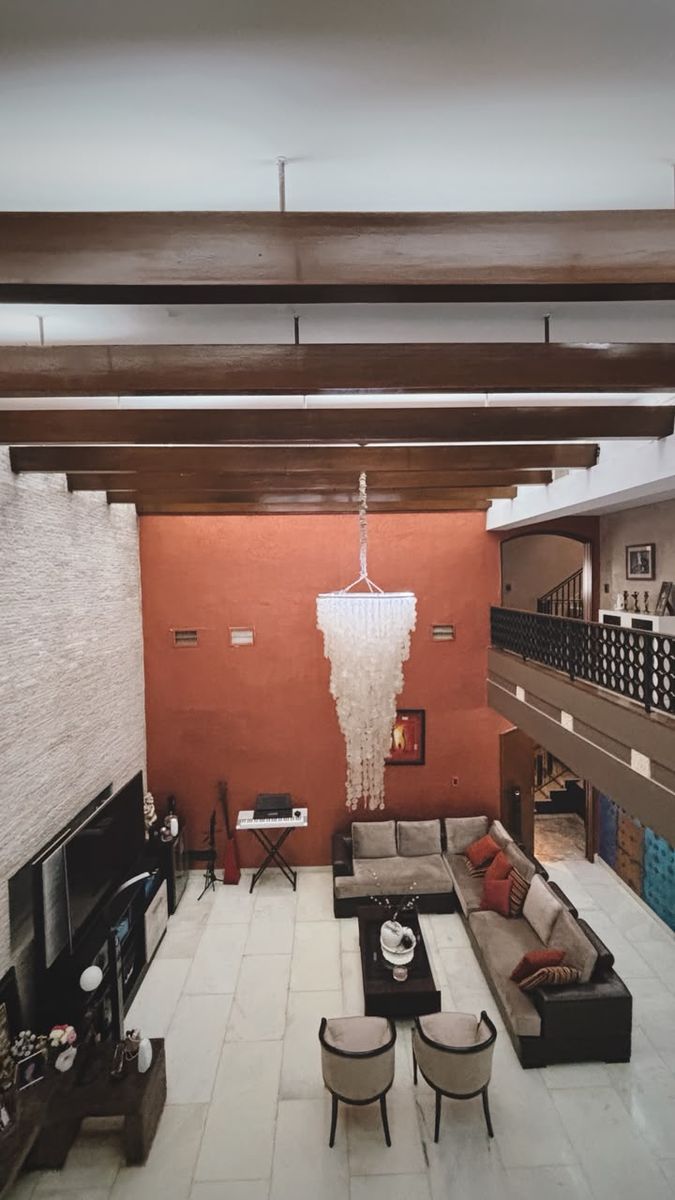 CASA CON PISCINA Y JARDIN , GIMNASIO Y SUM , LOTE DE 10.04 X 61.75 MTS , 4 AMBIENTES - 11