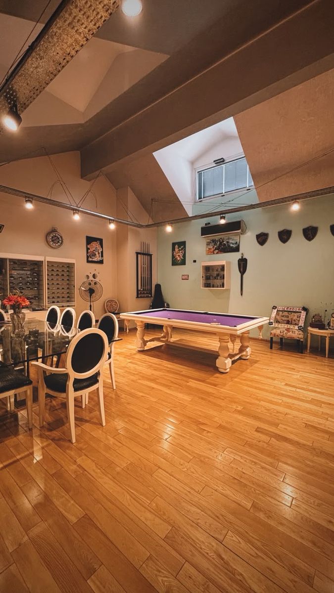 CASA CON PISCINA Y JARDIN , GIMNASIO Y SUM , LOTE DE 10.04 X 61.75 MTS , 4 AMBIENTES - 31