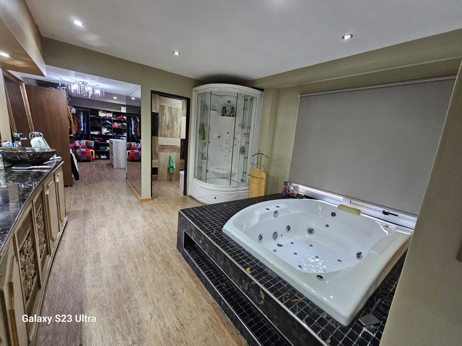 CASA CON PISCINA Y JARDIN , GIMNASIO Y SUM , LOTE DE 10.04 X 61.75 MTS , 4 AMBIENTES - 37