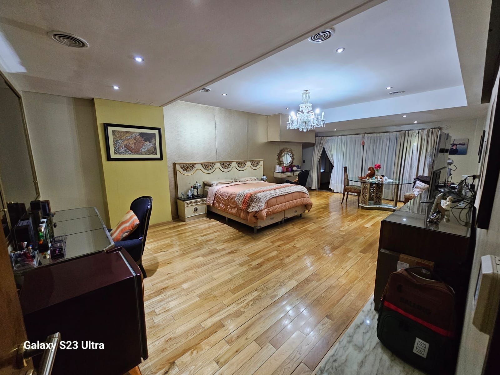 CASA CON PISCINA Y JARDIN , GIMNASIO Y SUM , LOTE DE 10.04 X 61.75 MTS , 4 AMBIENTES - 40