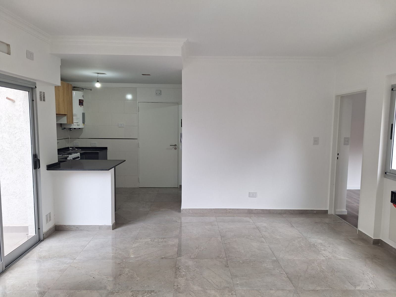 VENTA DEPARTAMENTO 2 AMB A ESTRENAR CON 2 PATIOS — foto 2