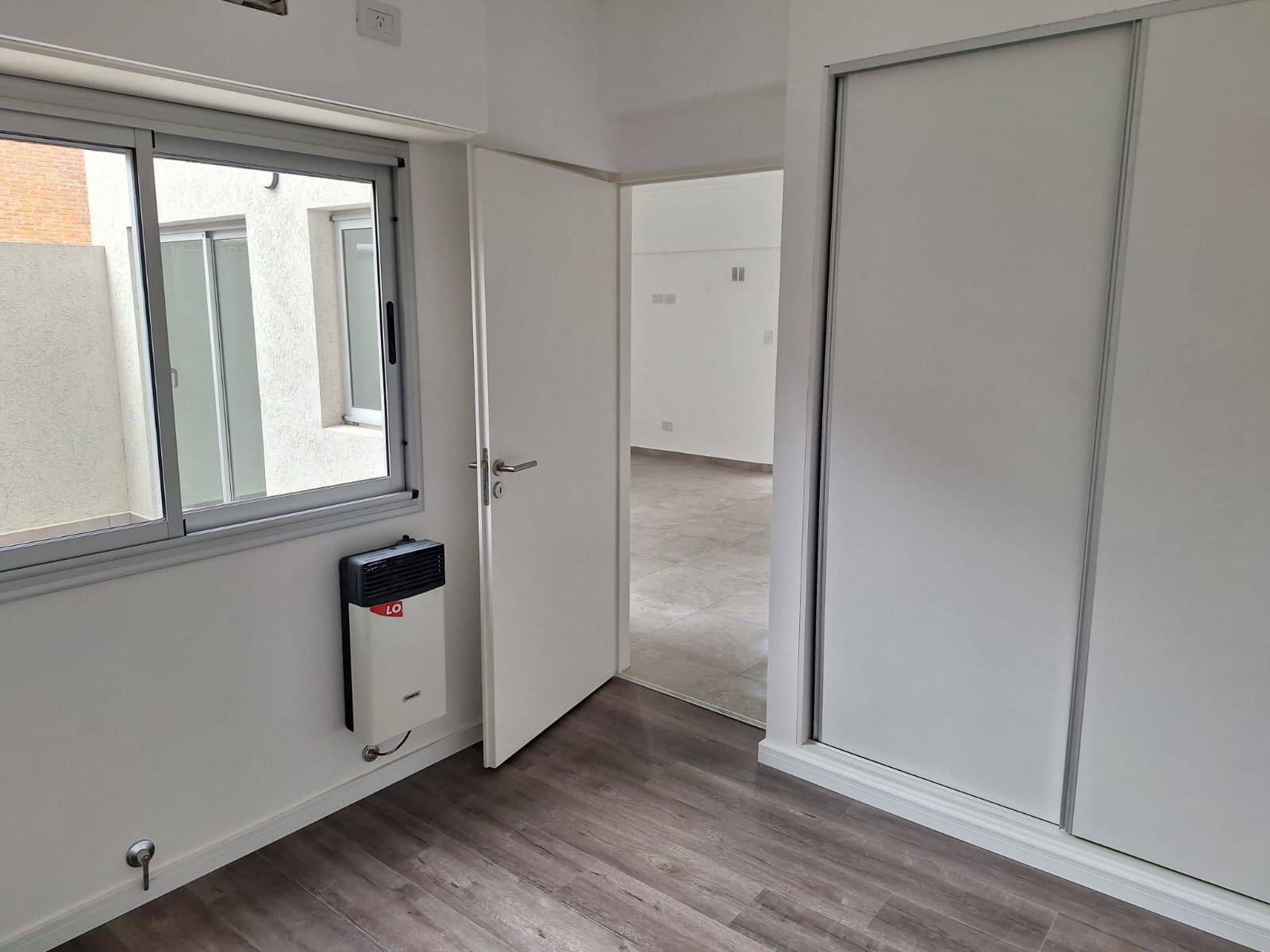 VENTA DEPARTAMENTO 2 AMB A ESTRENAR CON 2 PATIOS — foto 3