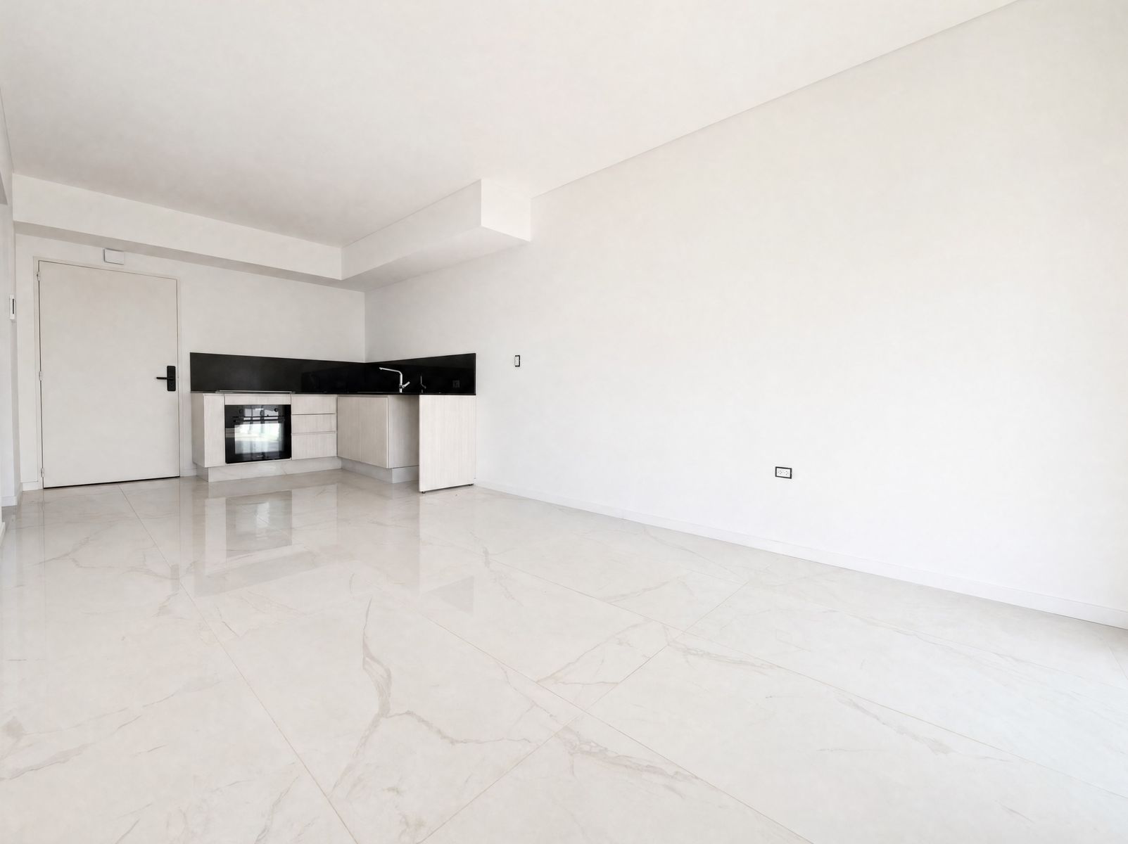 Venta de 2 ambientes al frente en la mejor zona de villa luro - 2