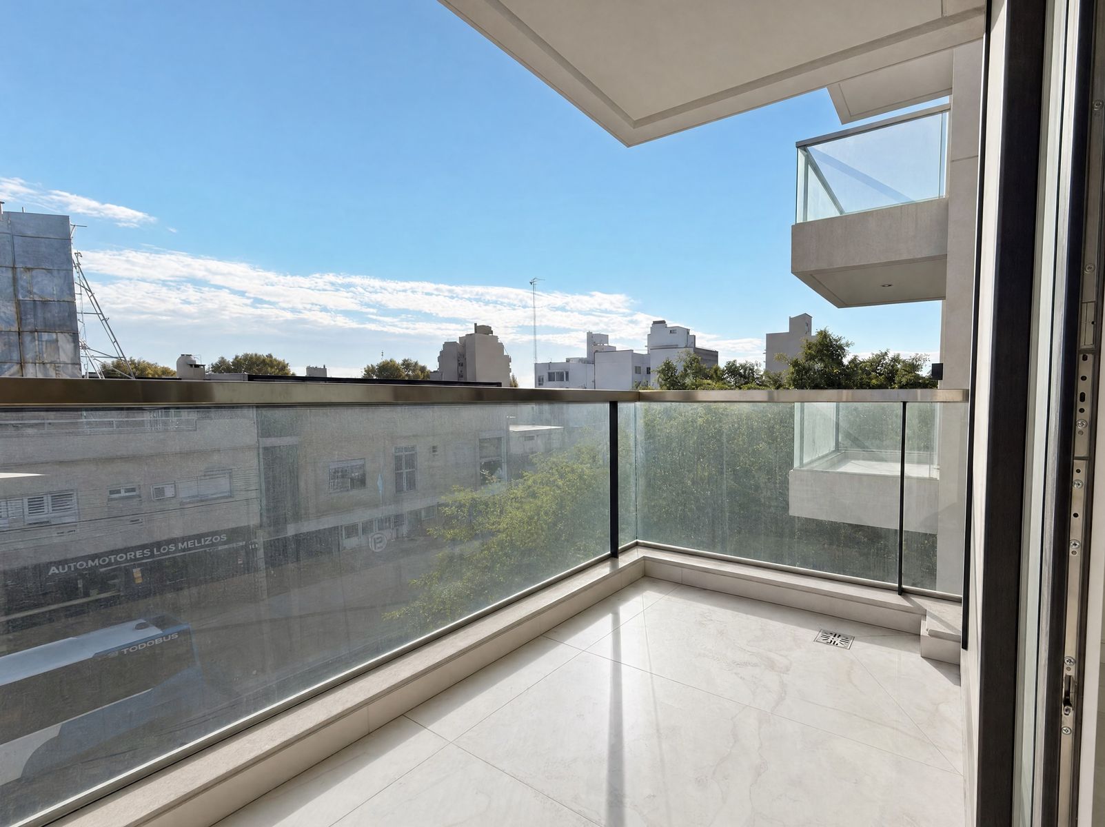 Venta de 2 ambientes al frente en la mejor zona de villa luro - 11