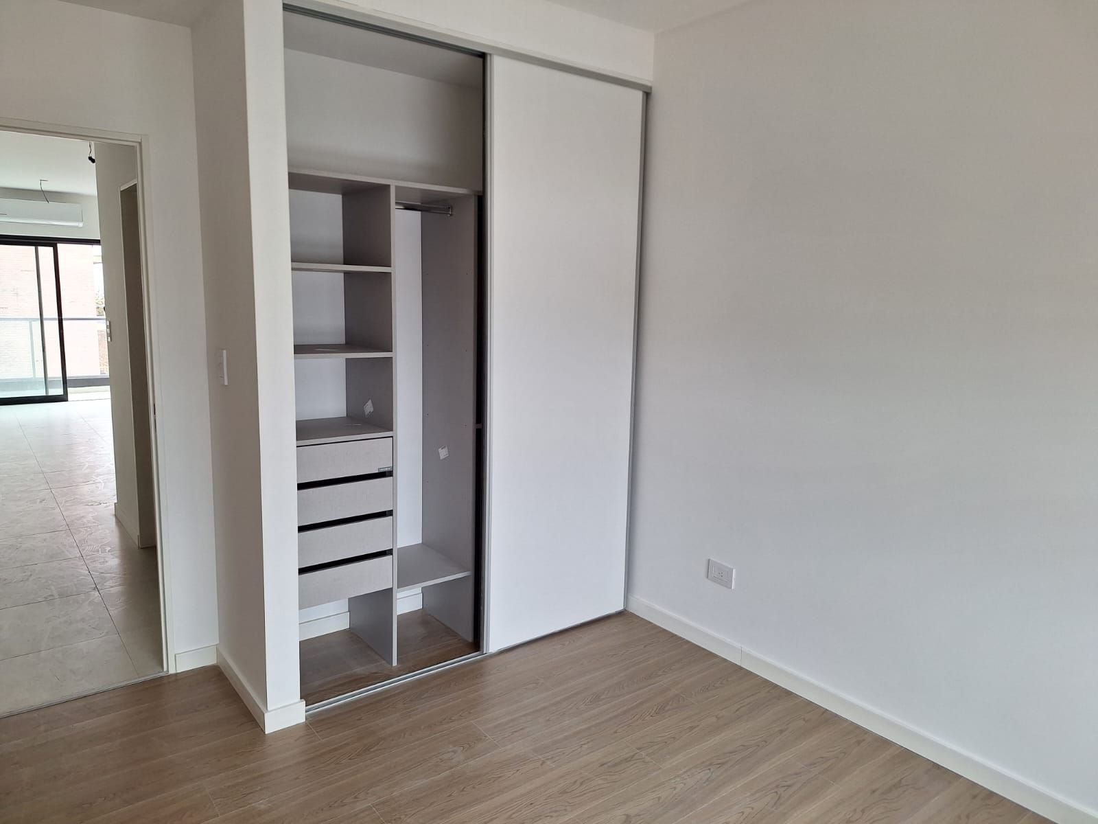 DEPARTAMENTO 2 AMB A ESTRENAR VISTA A PLAZA LOS ANDES - 4