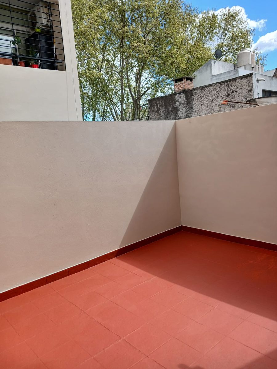 MONOAMBIENTE CON PATIO Y COCHERA , 40 M2 APROX MAS PATIO — foto 8