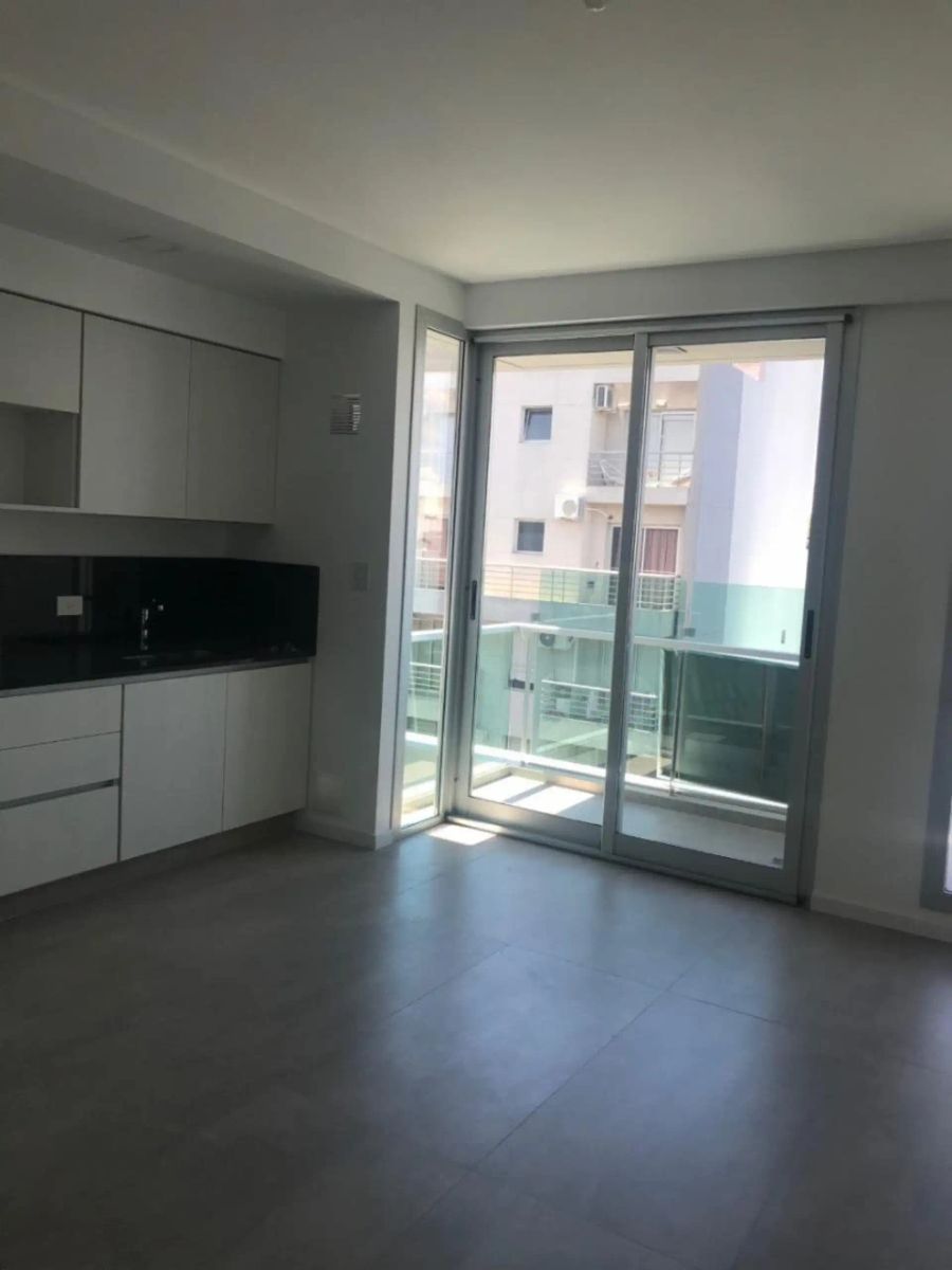 SEMIPISO 2 AMB AL FRENTE CON BALCÓN , CERCANO AL BVAR DE AVDA LARRAZABAL - 10