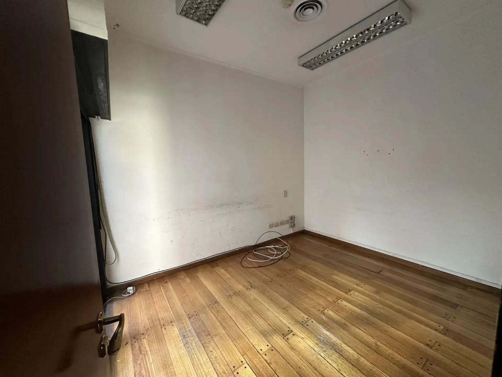 LOCAL 136 M2 IMPECABLE CENTRO COMERCIAL LINIERS - 3