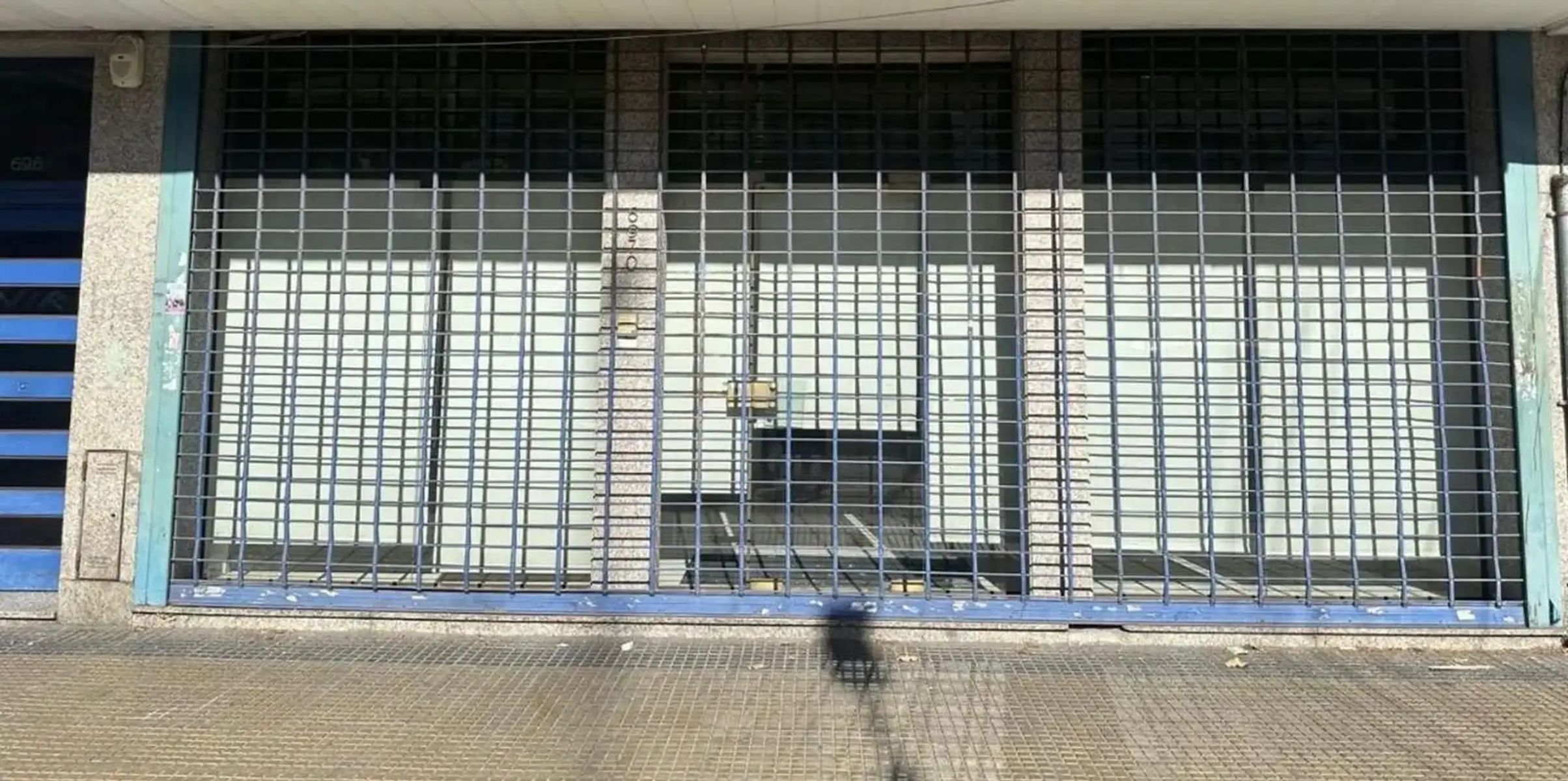 LOCAL 136 M2 IMPECABLE CENTRO COMERCIAL LINIERS - 5