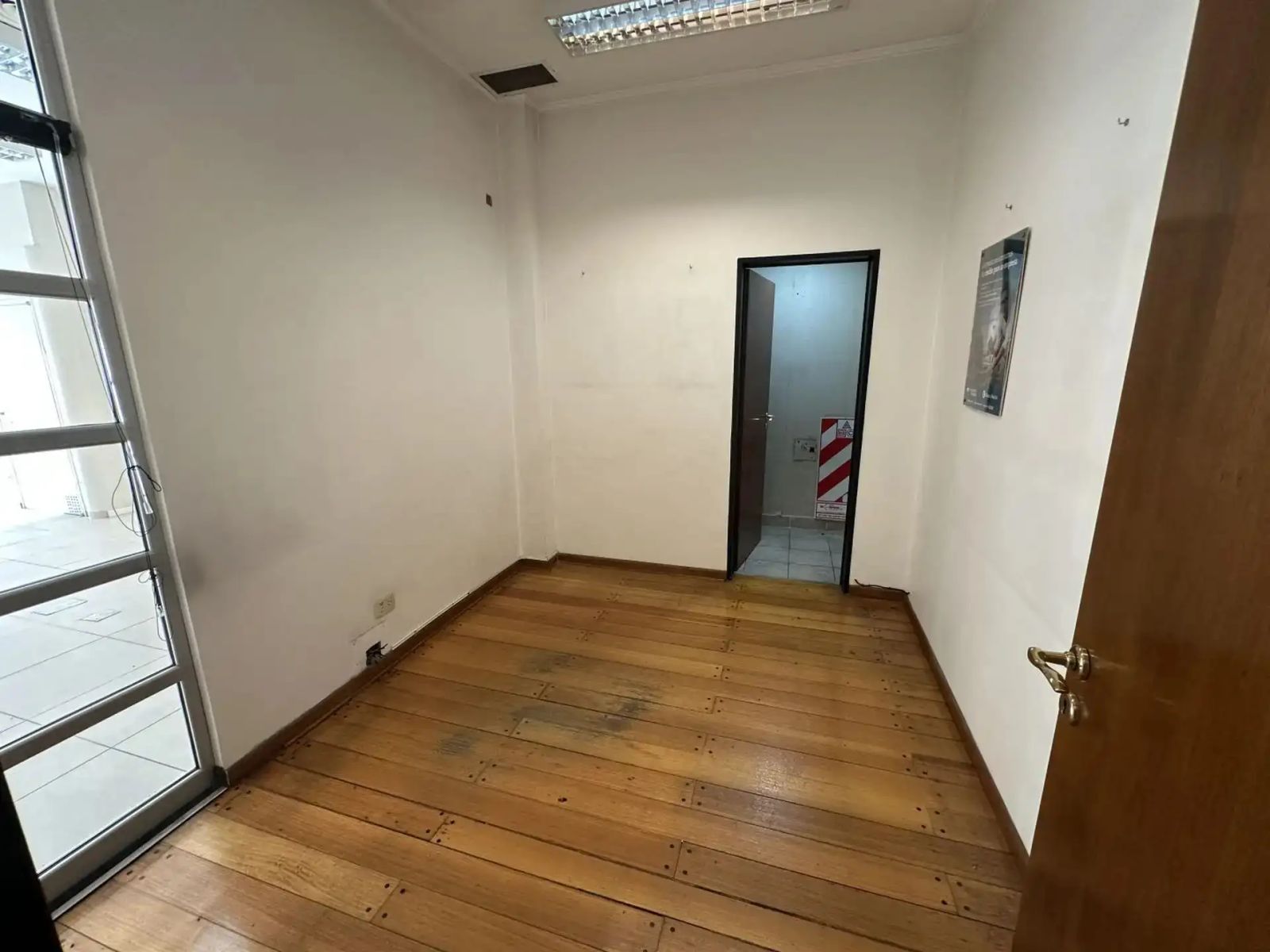 LOCAL 136 M2 IMPECABLE CENTRO COMERCIAL LINIERS - 6