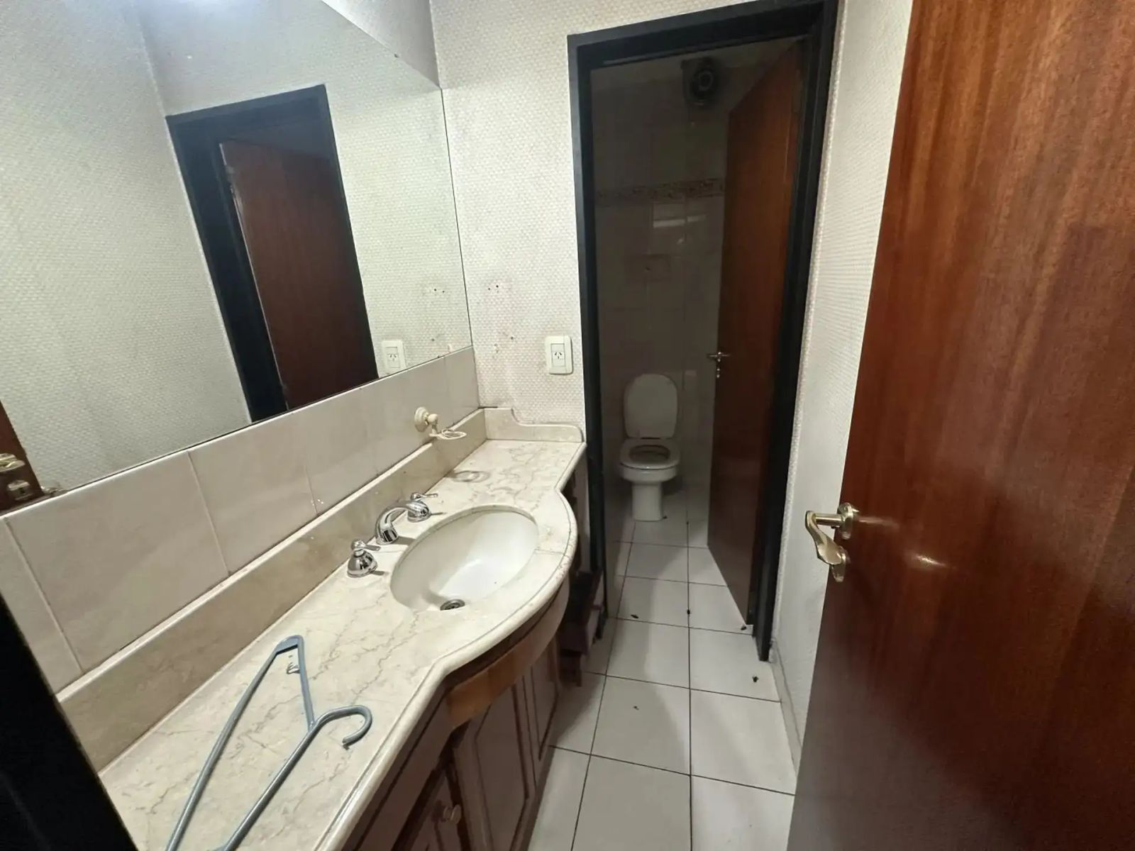 LOCAL 136 M2 IMPECABLE CENTRO COMERCIAL LINIERS - 7