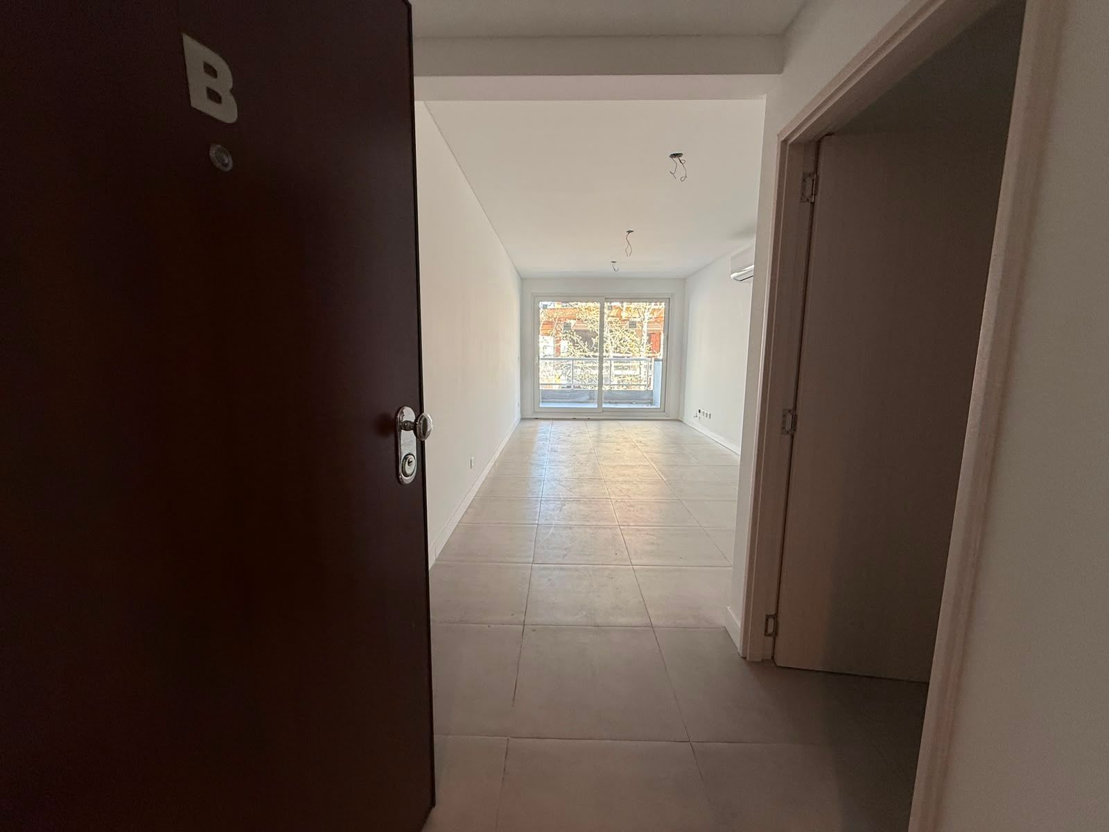 VENTA DEPARTAMENTO 4 AMB AL FRENTE A ESTRENAR CON COCHERA Y BAULERA