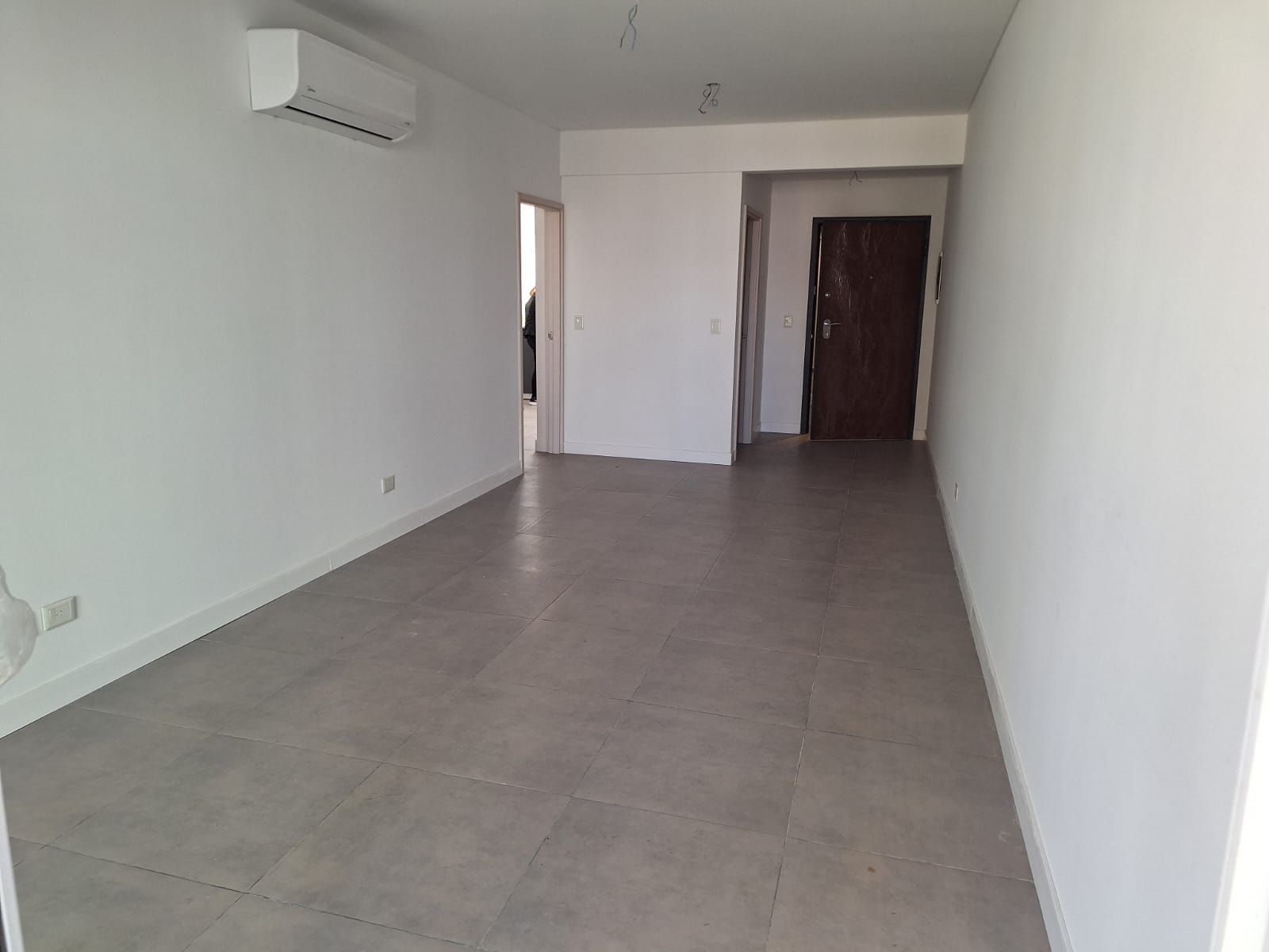 VENTA DEPARTAMENTO 4 AMB AL FRENTE A ESTRENAR CON COCHERA Y BAULERA — foto 2