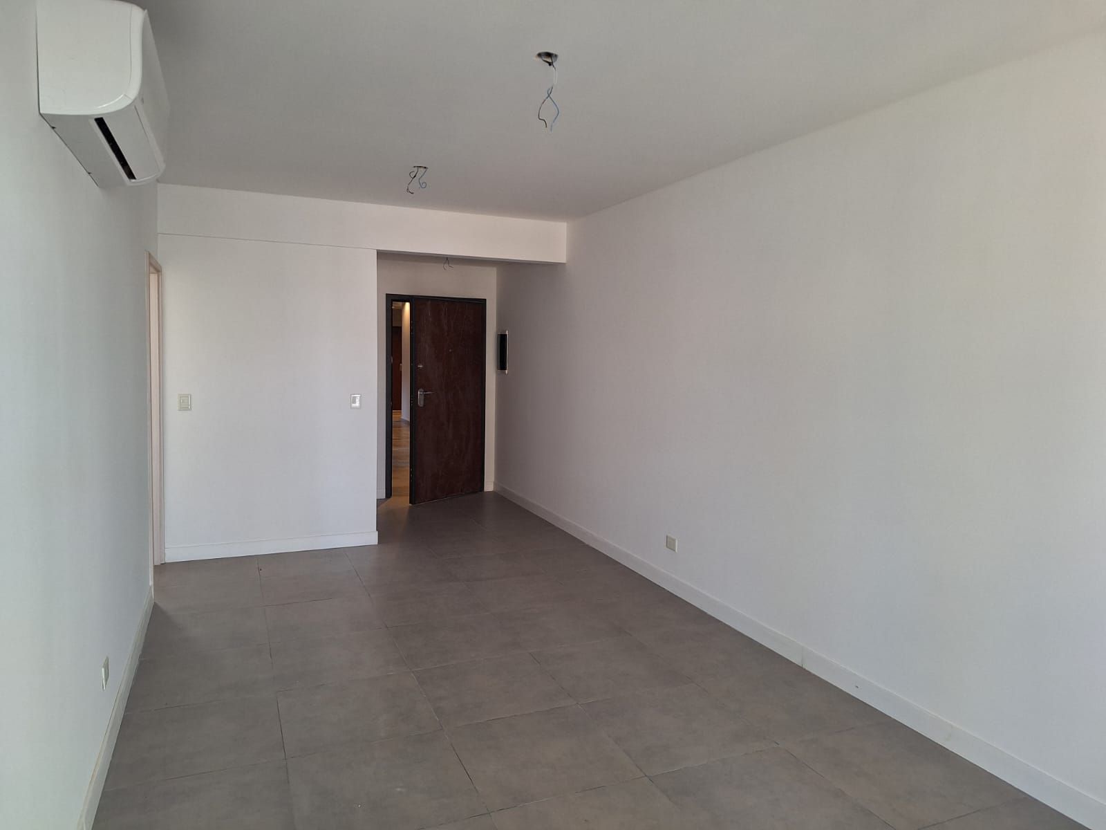 VENTA DEPARTAMENTO 4 AMB AL FRENTE A ESTRENAR CON COCHERA Y BAULERA — foto 3