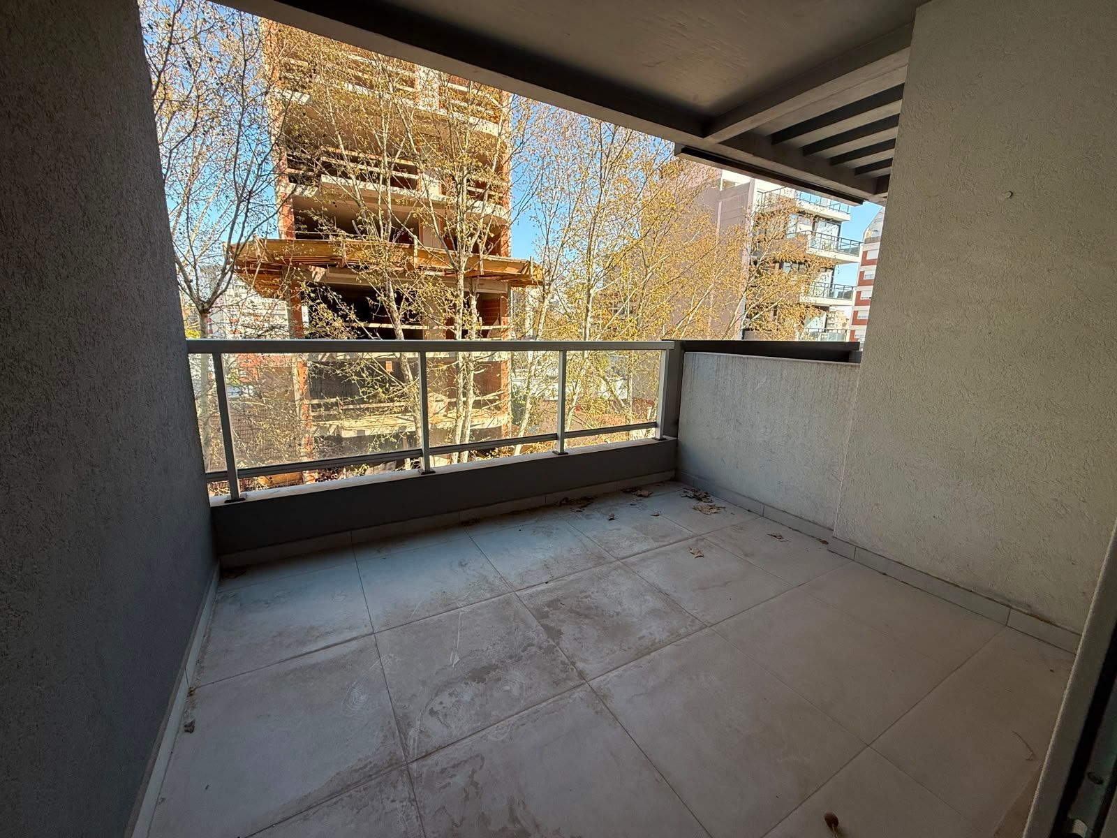VENTA DEPARTAMENTO 4 AMB AL FRENTE A ESTRENAR CON COCHERA Y BAULERA — foto 4