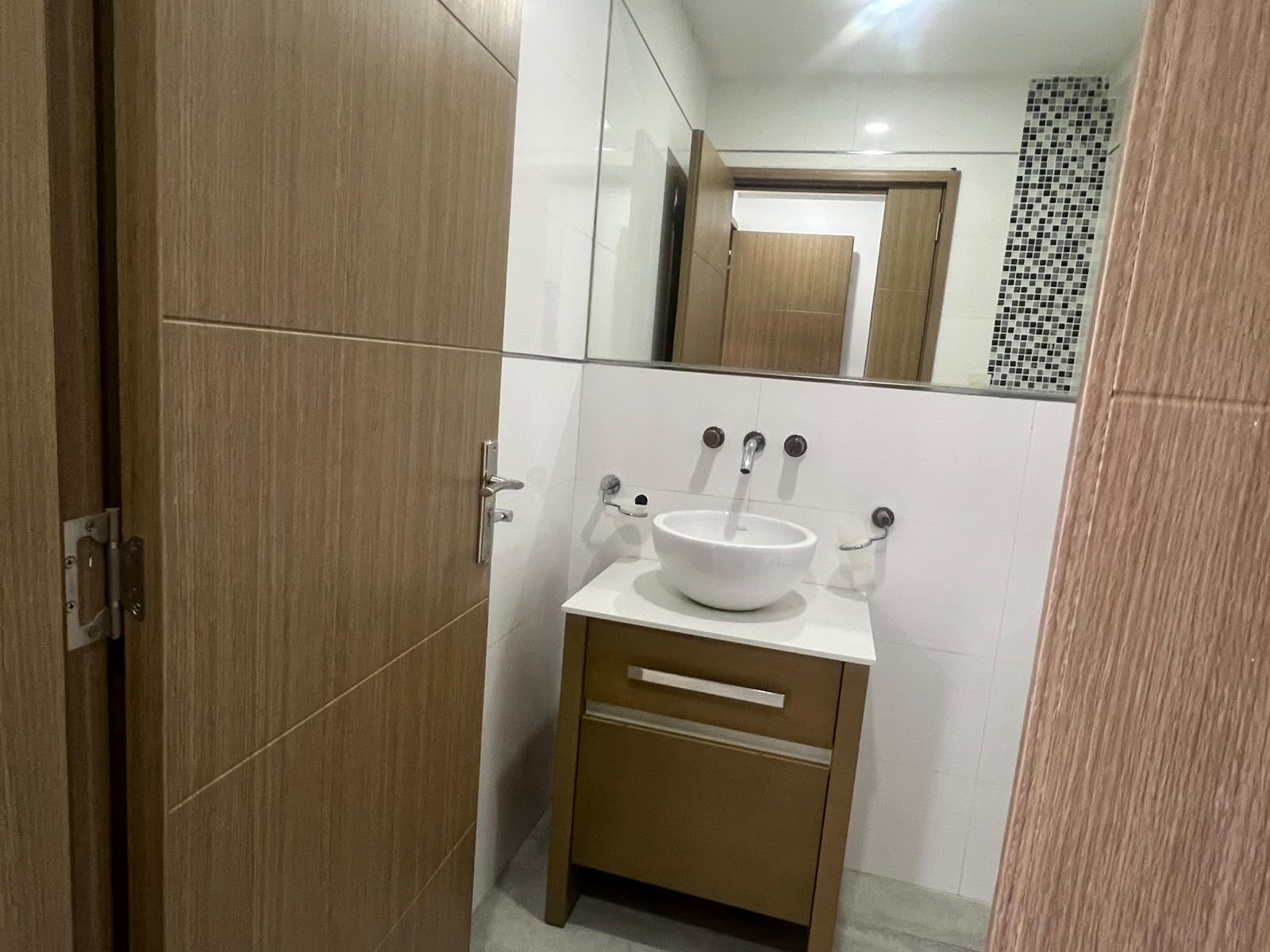 4 ambientes , 3 hab ,3 baños , cocina y lav ind, piscina ,cocheraybaulera — foto 4