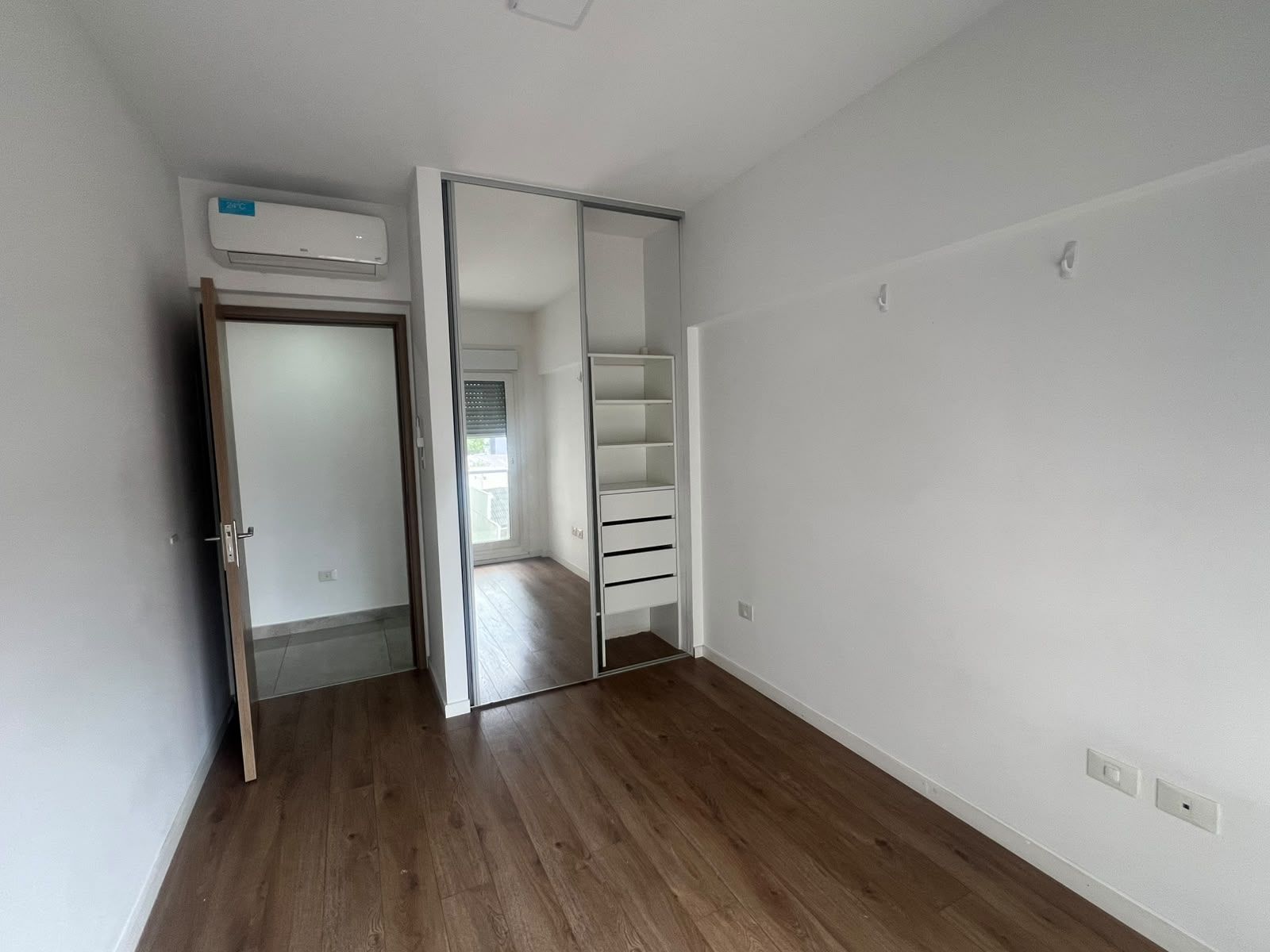 4 ambientes , 3 hab ,3 baños , cocina y lav ind, piscina ,cocheraybaulera — foto 5