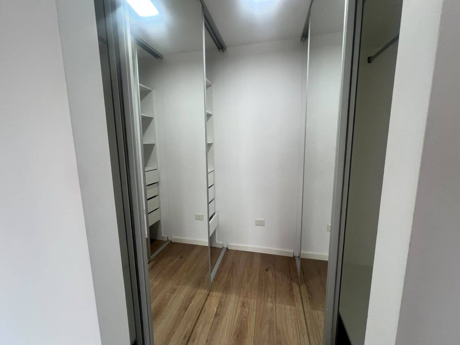 4 ambientes , 3 hab ,3 baños , cocina y lav ind, piscina ,cocheraybaulera — foto 10