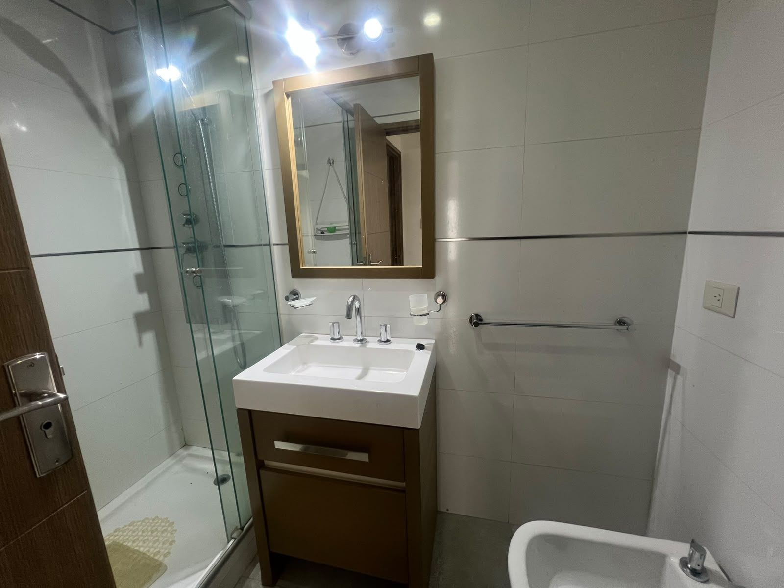 4 ambientes , 3 hab ,3 baños , cocina y lav ind, piscina ,cocheraybaulera - 19