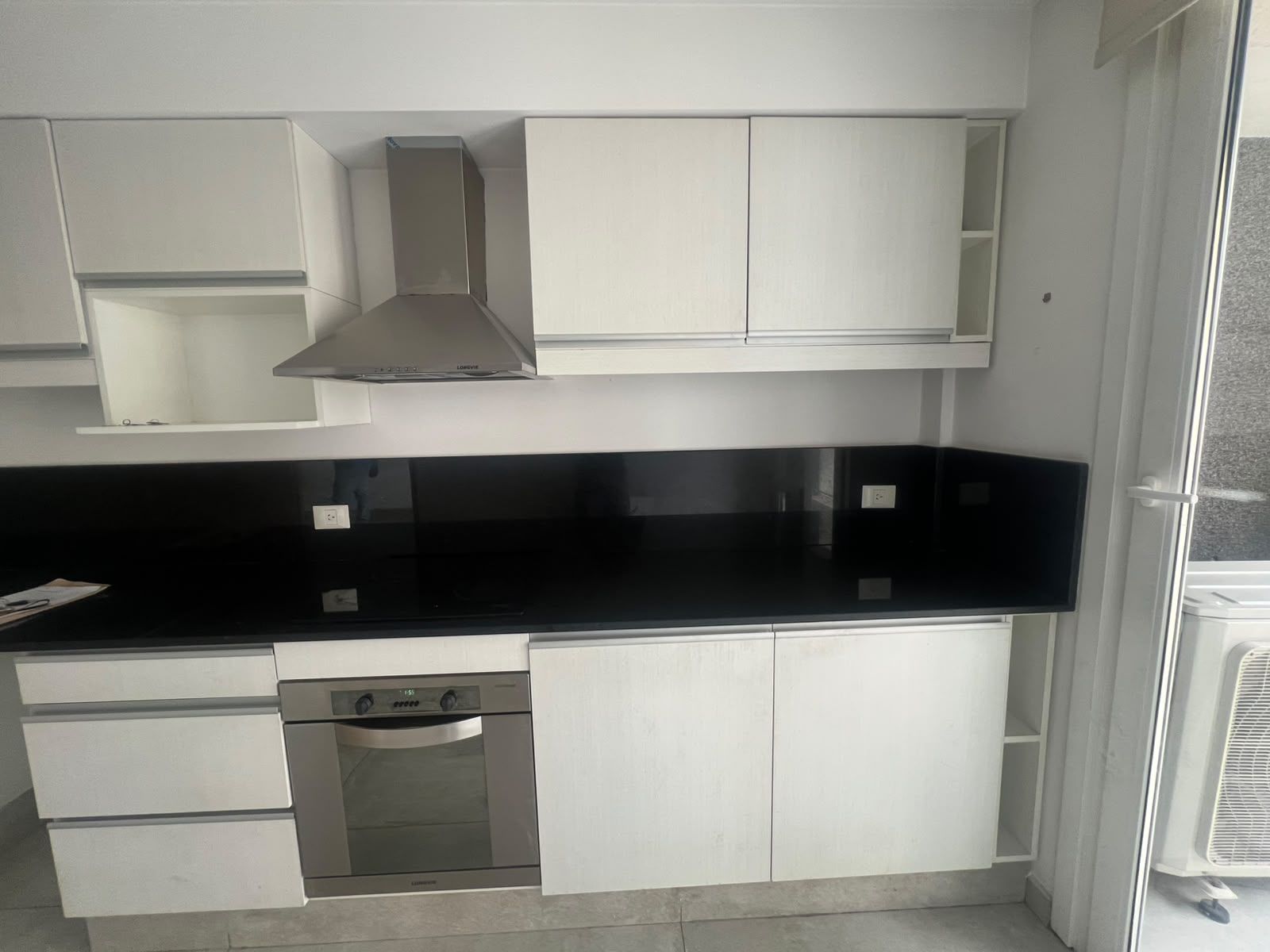4 ambientes , 3 hab ,3 baños , cocina y lav ind, piscina ,cocheraybaulera - 23