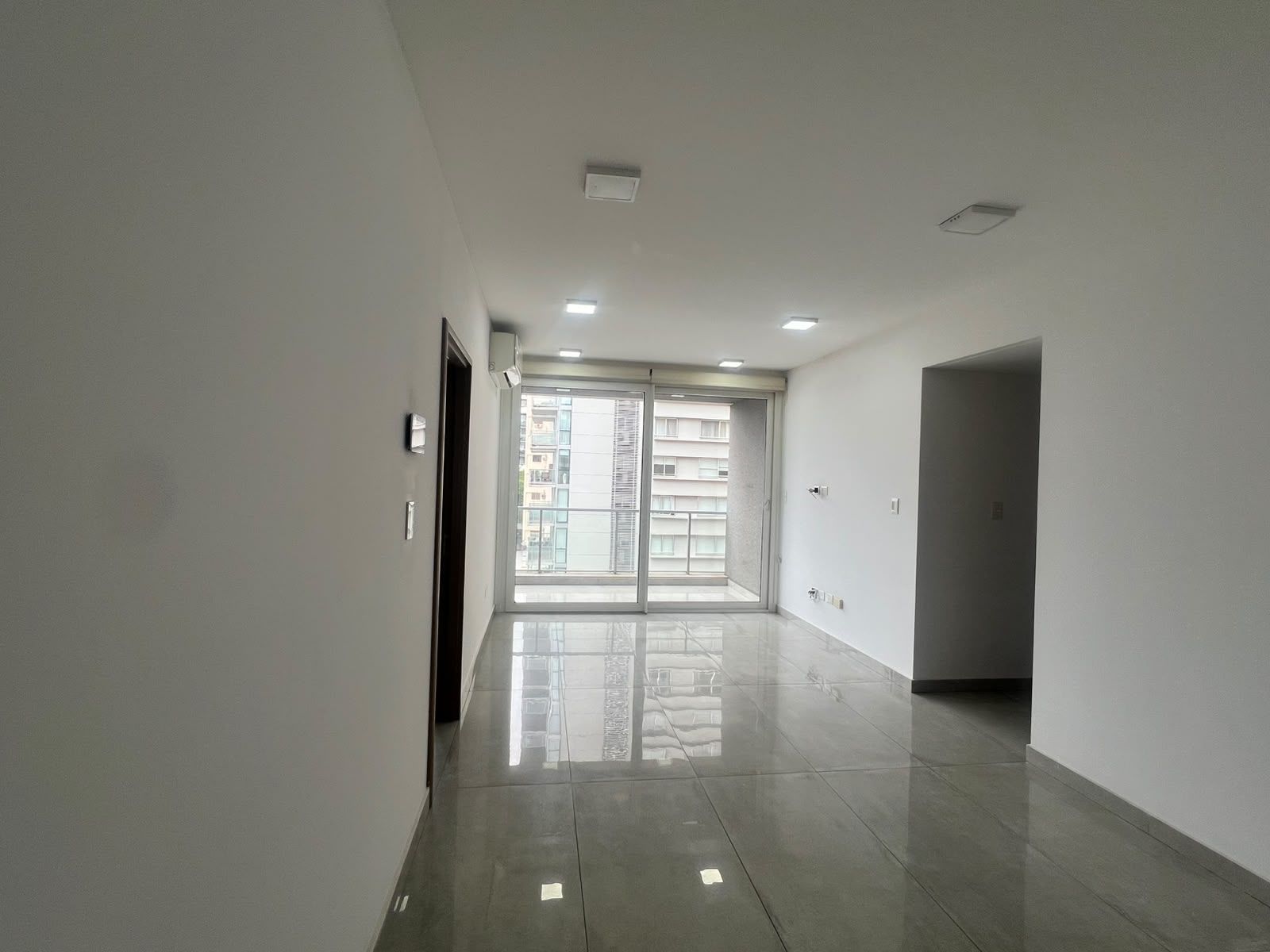 4 ambientes , 3 hab ,3 baños , cocina y lav ind, piscina ,cocheraybaulera - 27