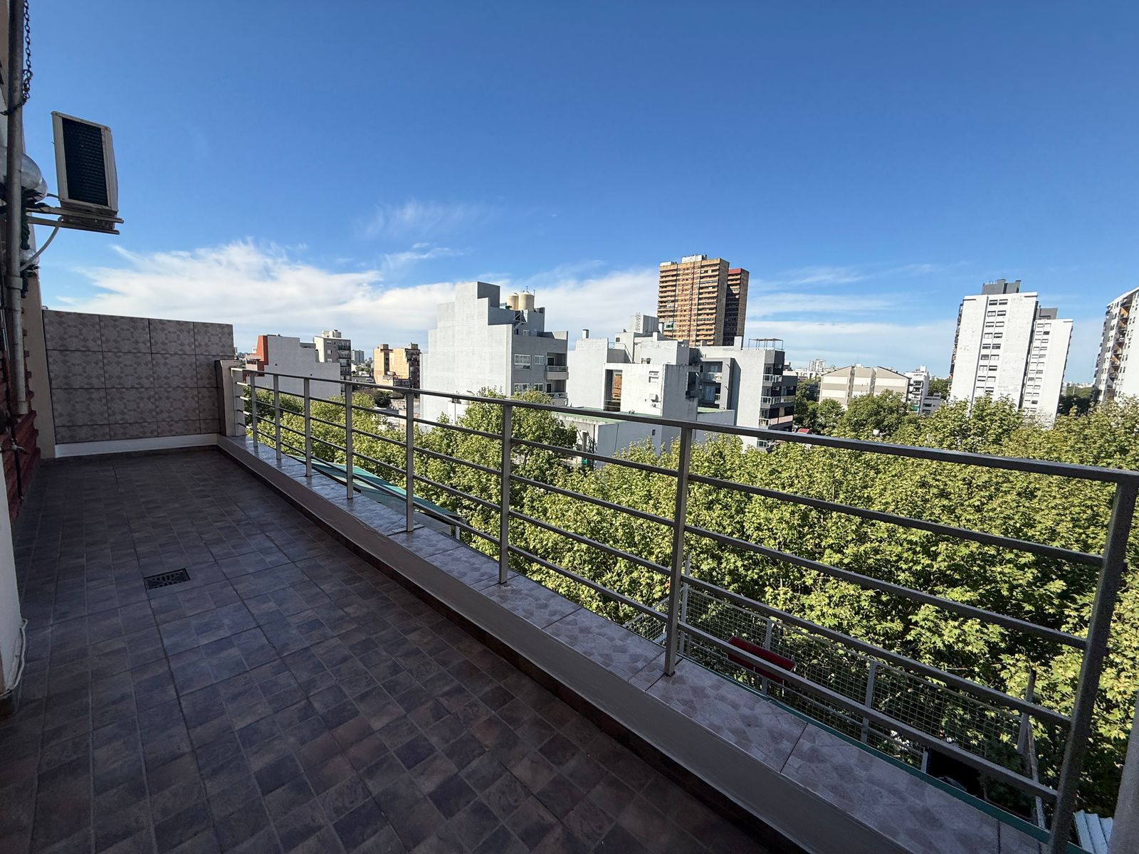 2 AMB CON COCHERA CUBIERTA, COCINA IND, GRAN BALCON AL FRENTE , A NUEVO - 6