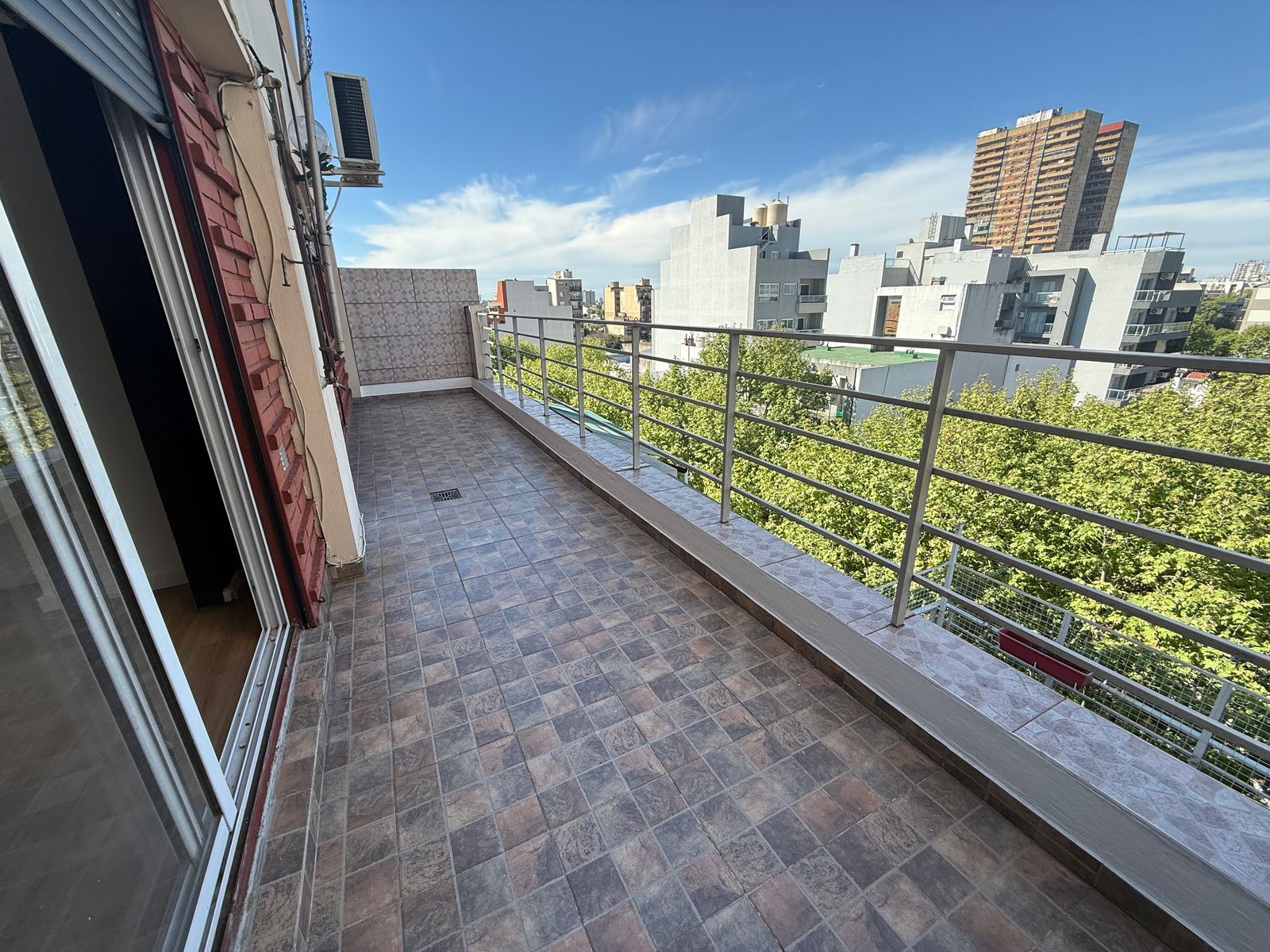 2 AMB CON COCHERA CUBIERTA, COCINA IND, GRAN BALCON AL FRENTE , A NUEVO - 7