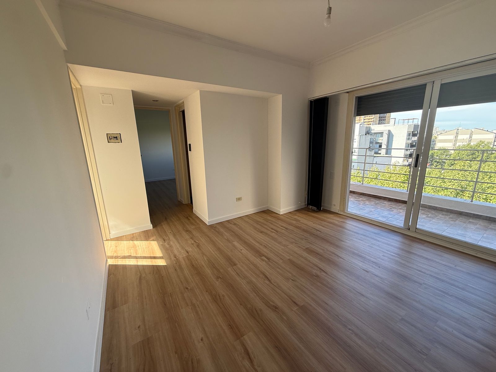 2 AMB CON COCHERA CUBIERTA, COCINA IND, GRAN BALCON AL FRENTE , A NUEVO - 8