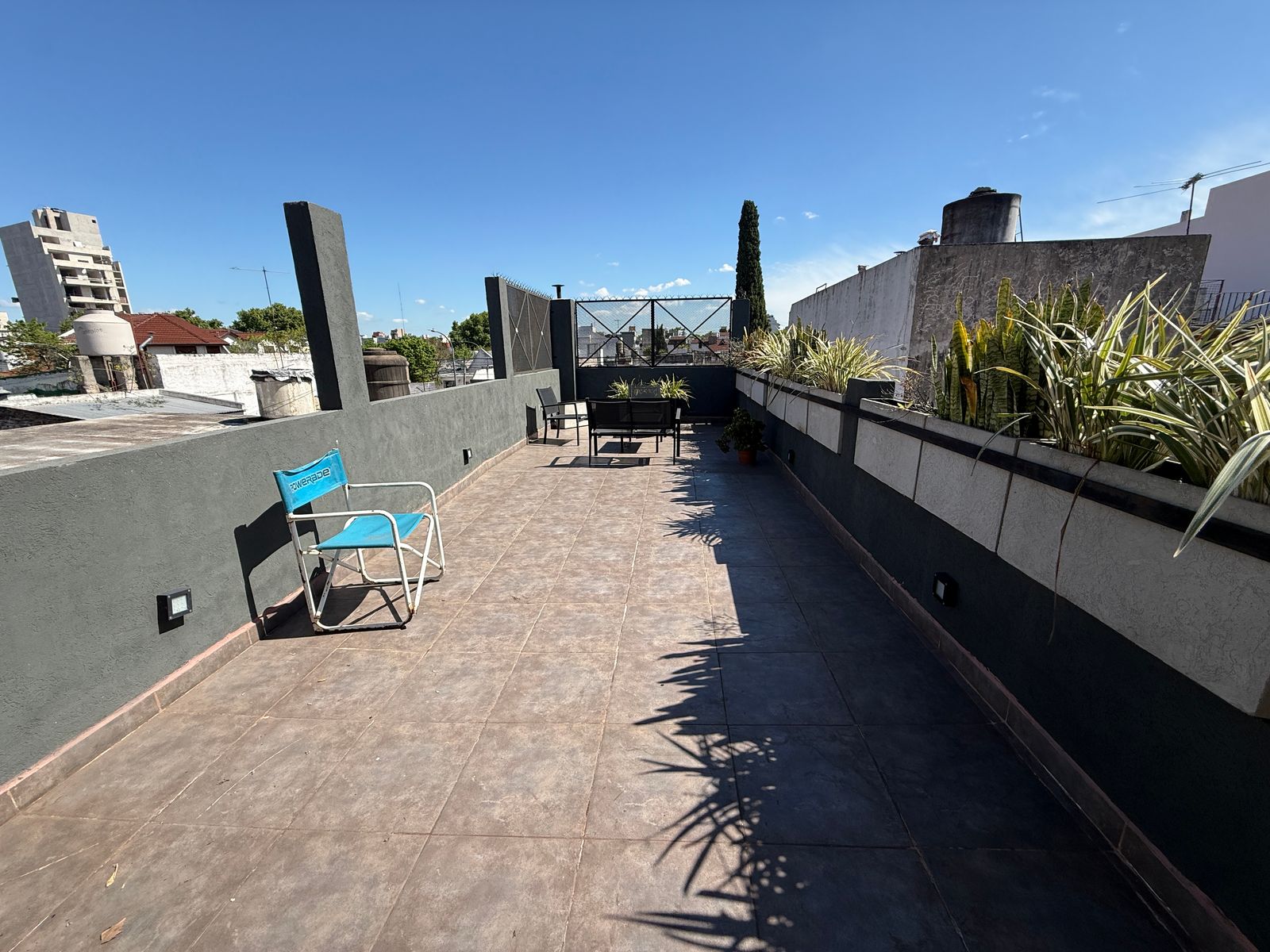 casa de 5 amb, con garage , patio , terraza y quincho — foto 6