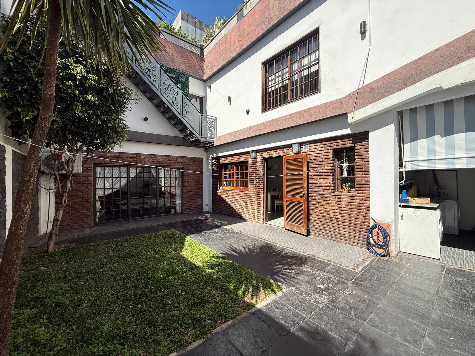 casa de 5 amb, con garage , patio , terraza y quincho - 34