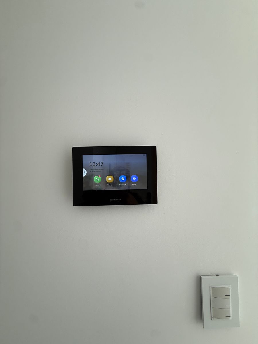 3 AMBIENTES CON COCHERA , BALCON A LA PLAZA , DOS BAÑOS COMPLETOS , DOS HABITACIONES , COCINA , LAVADERO — foto 12