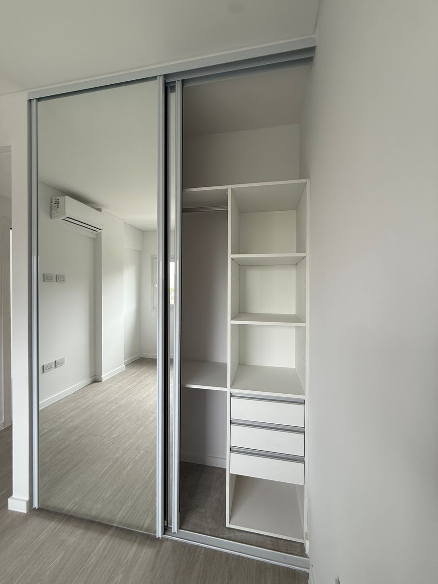 3 AMBIENTES CON COCHERA , BALCON A LA PLAZA , DOS BAÑOS COMPLETOS , DOS HABITACIONES , COCINA , LAVADERO — foto 13