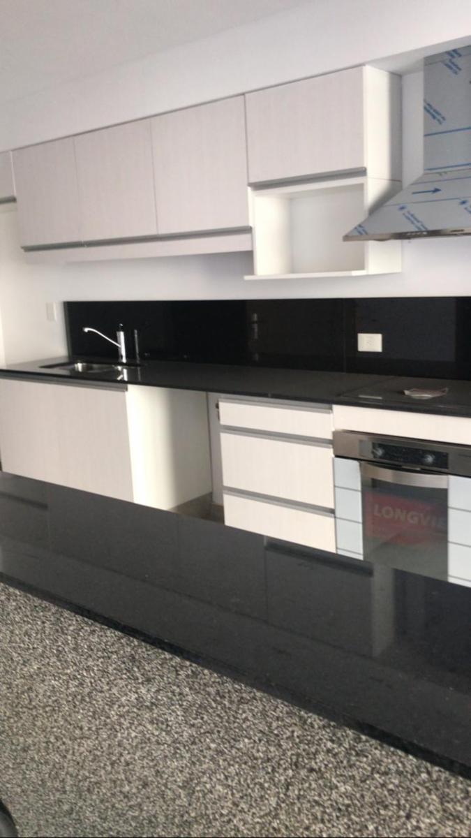 4 AMBIENTES EXCLUSIVOS CON COCHERA , FRENTE A LA PLAZA , 3 DORMITORIOS , CON VESTIDOR Y BAÑO EN SUITE , 3 BAÑOS, 2/3 BALCONES, COCINA SEPARADA , AMPLIO LIVING COMEDOR , PISCINA , SOLARIUM, AMENITIES — foto 7