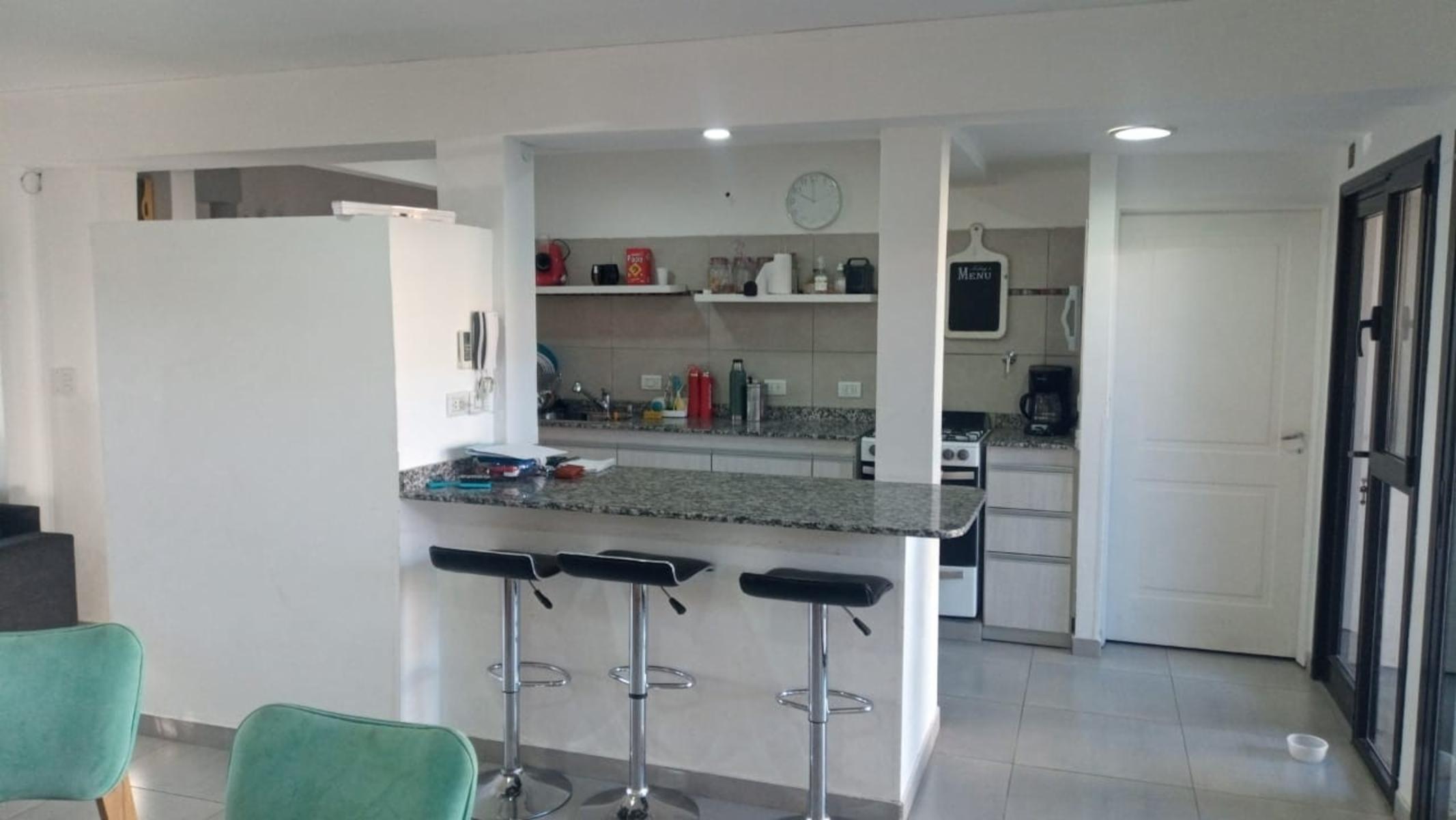 EN VENTA HERMOSA CASA MUY BUENA UBICACION – PLOTTIER — foto 2