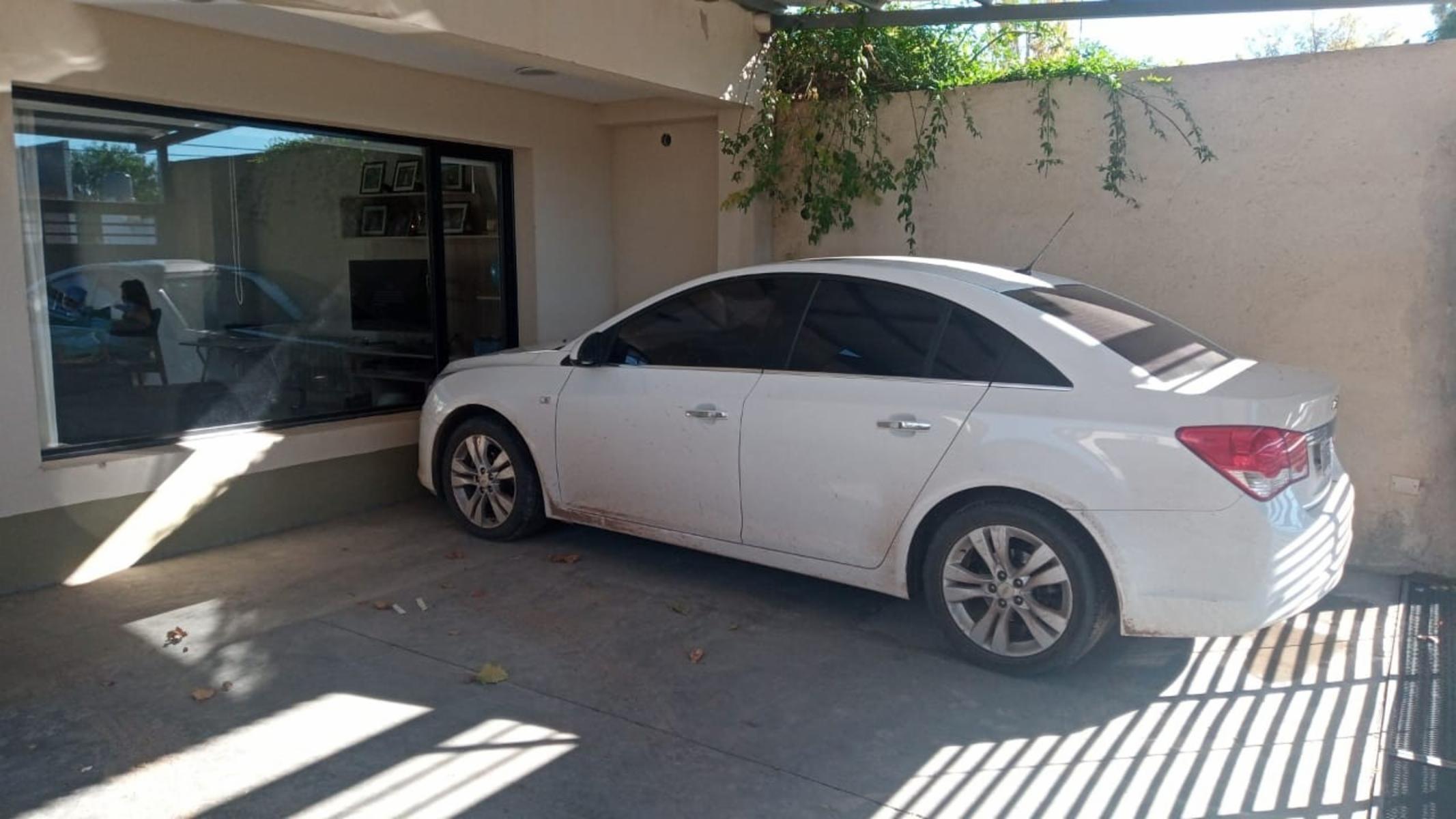 EN VENTA HERMOSA CASA MUY BUENA UBICACION – PLOTTIER — foto 7