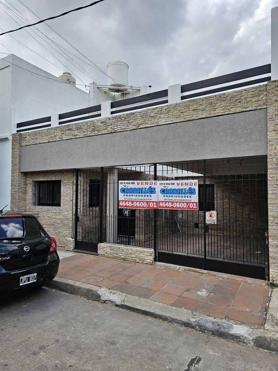 Refaccionada a Nuevo Casa sobre lote propio 8.66x16 3 Ambientes con Garage Terraza y Patio - 2