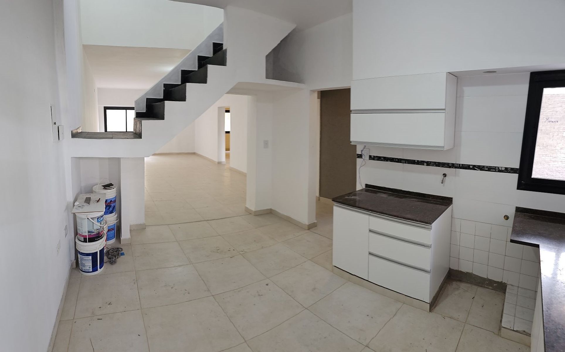 Refaccionada a Nuevo Casa sobre lote propio 8.66x16 3 Ambientes con Garage Terraza y Patio - 4