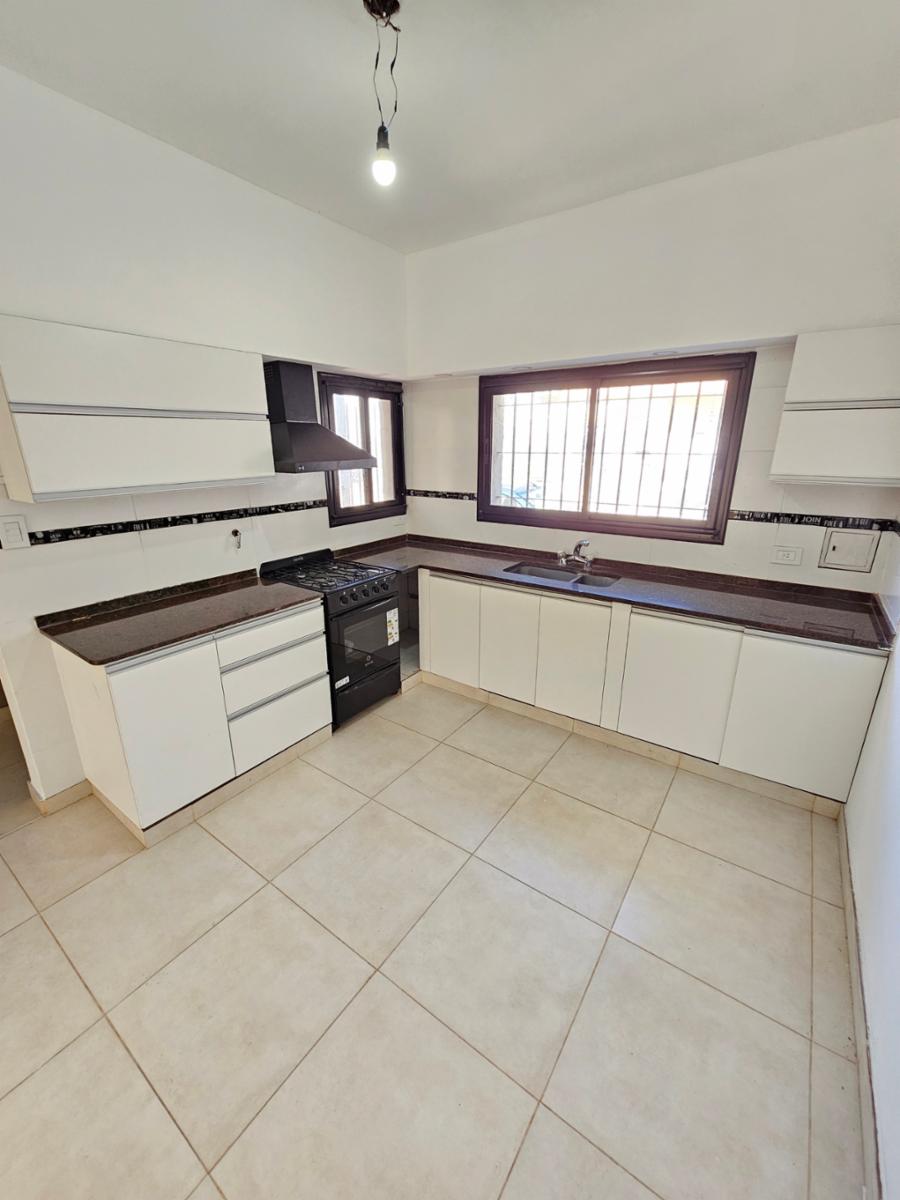Refaccionada a Nuevo Casa sobre lote propio 8.66x16 3 Ambientes con Garage Terraza y Patio - 5