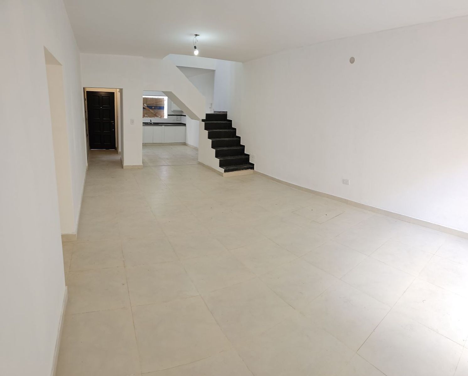 Refaccionada a Nuevo Casa sobre lote propio 8.66x16 3 Ambientes con Garage Terraza y Patio - 6