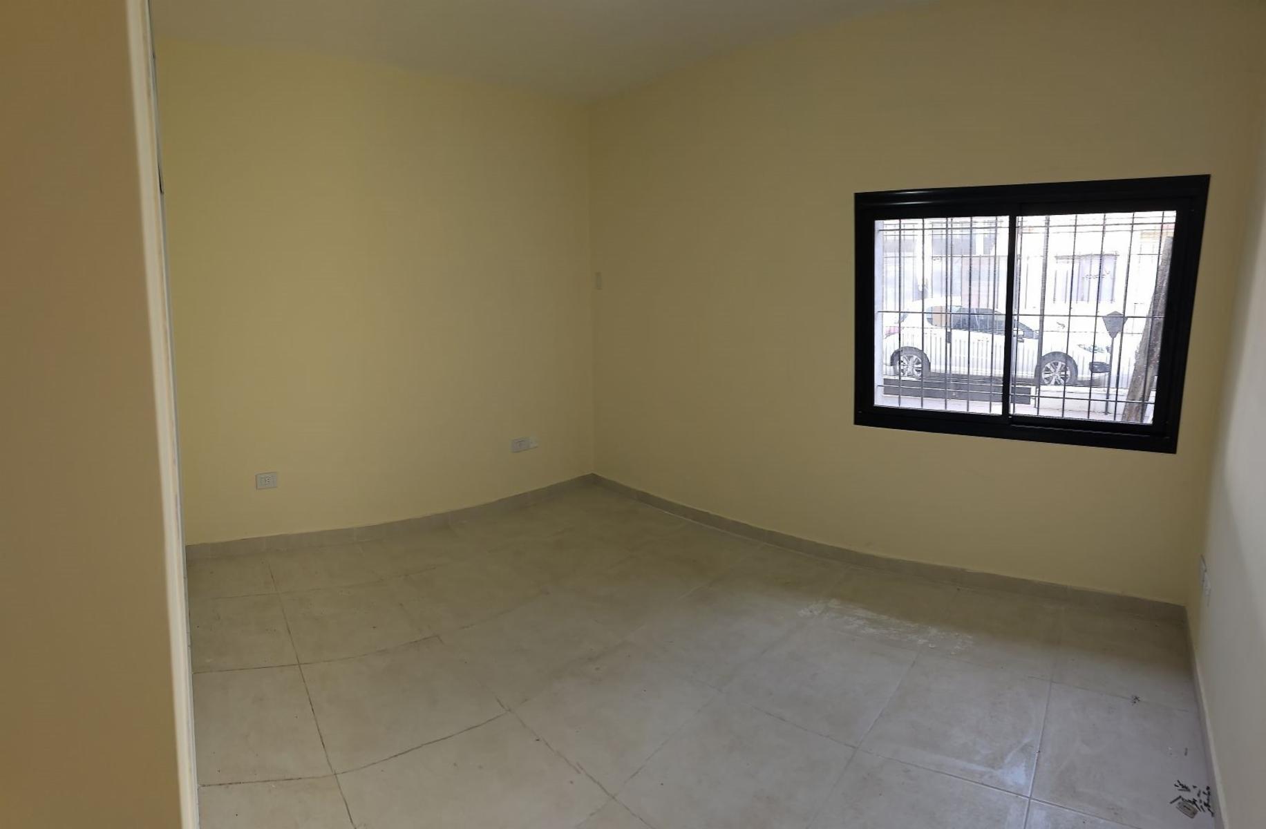 Refaccionada a Nuevo Casa sobre lote propio 8.66x16 3 Ambientes con Garage Terraza y Patio - 13
