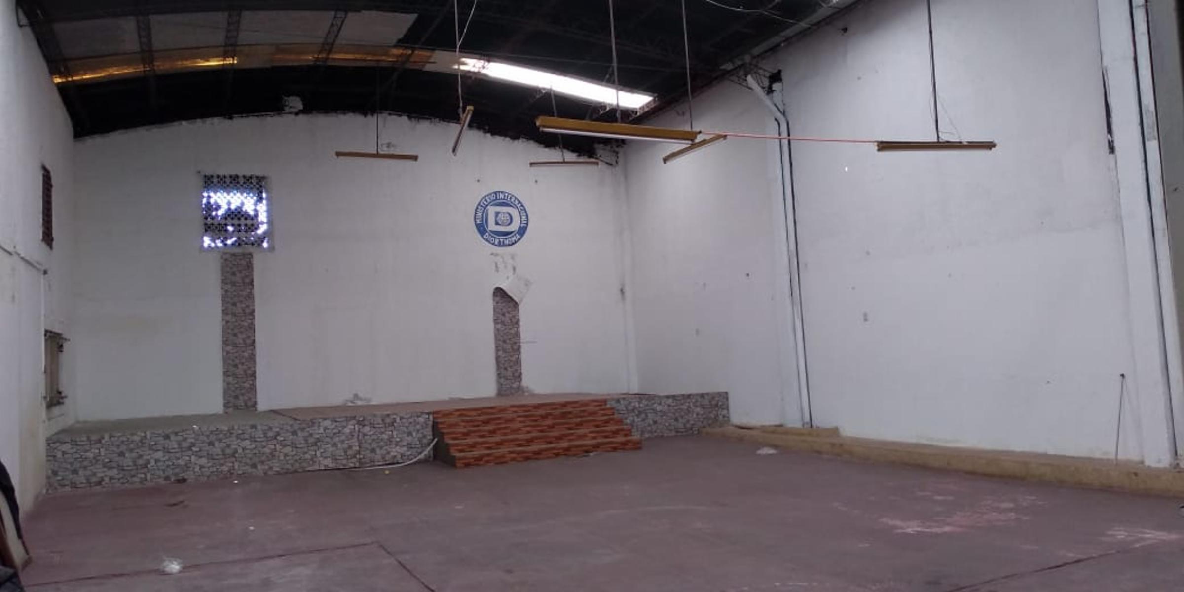 Jose L. Suarez - Galpon 220 M2 sobre lote 408 M2 - Zona industrial. — foto 5