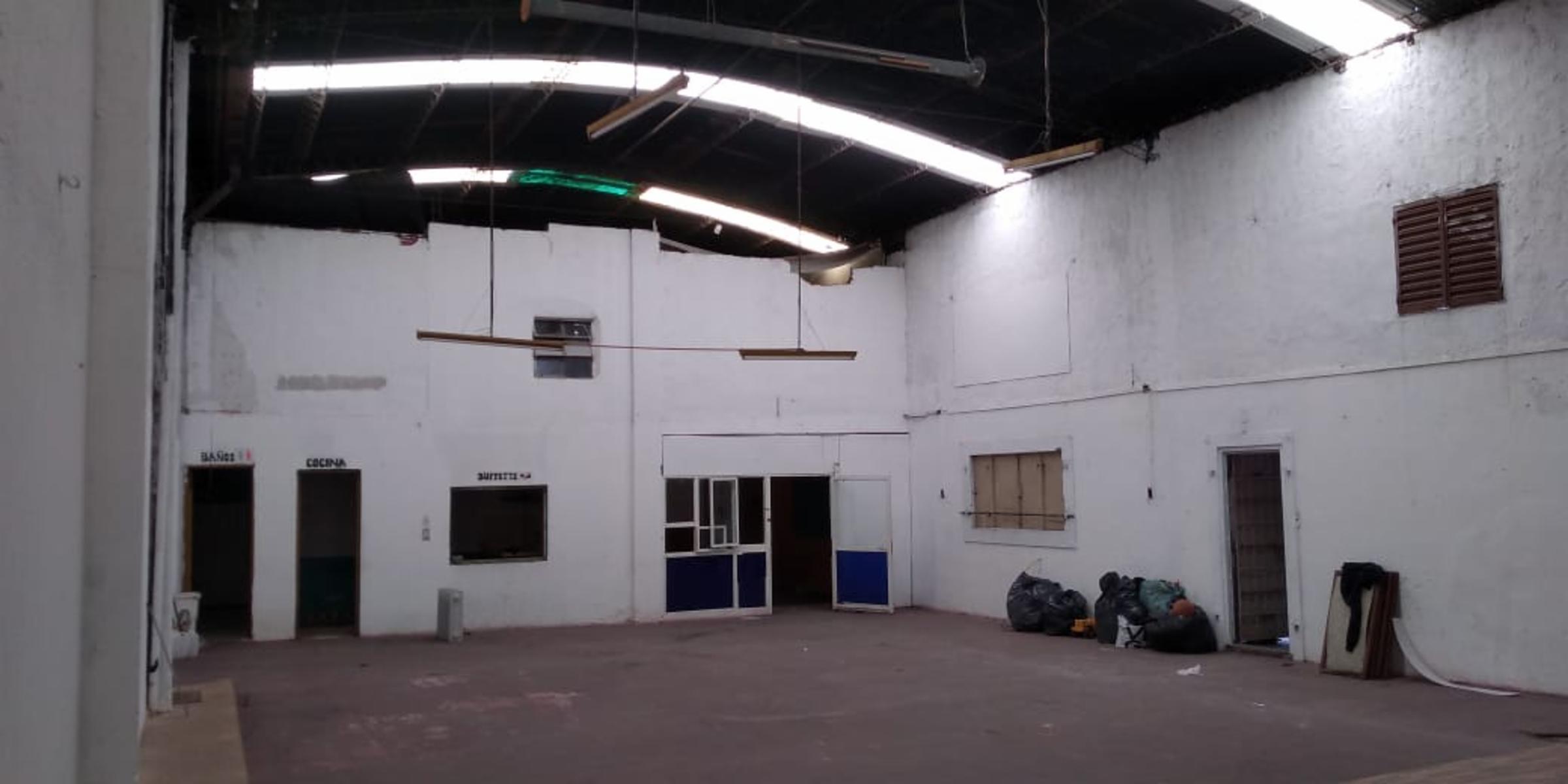 Jose L. Suarez - Galpon 220 M2 sobre lote 408 M2 - Zona industrial. — foto 8