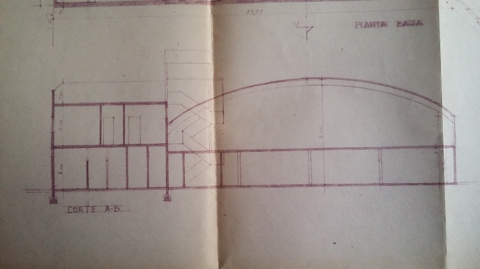 Jose L. Suarez - Galpon 220 M2 sobre lote 408 M2 - Zona industrial.