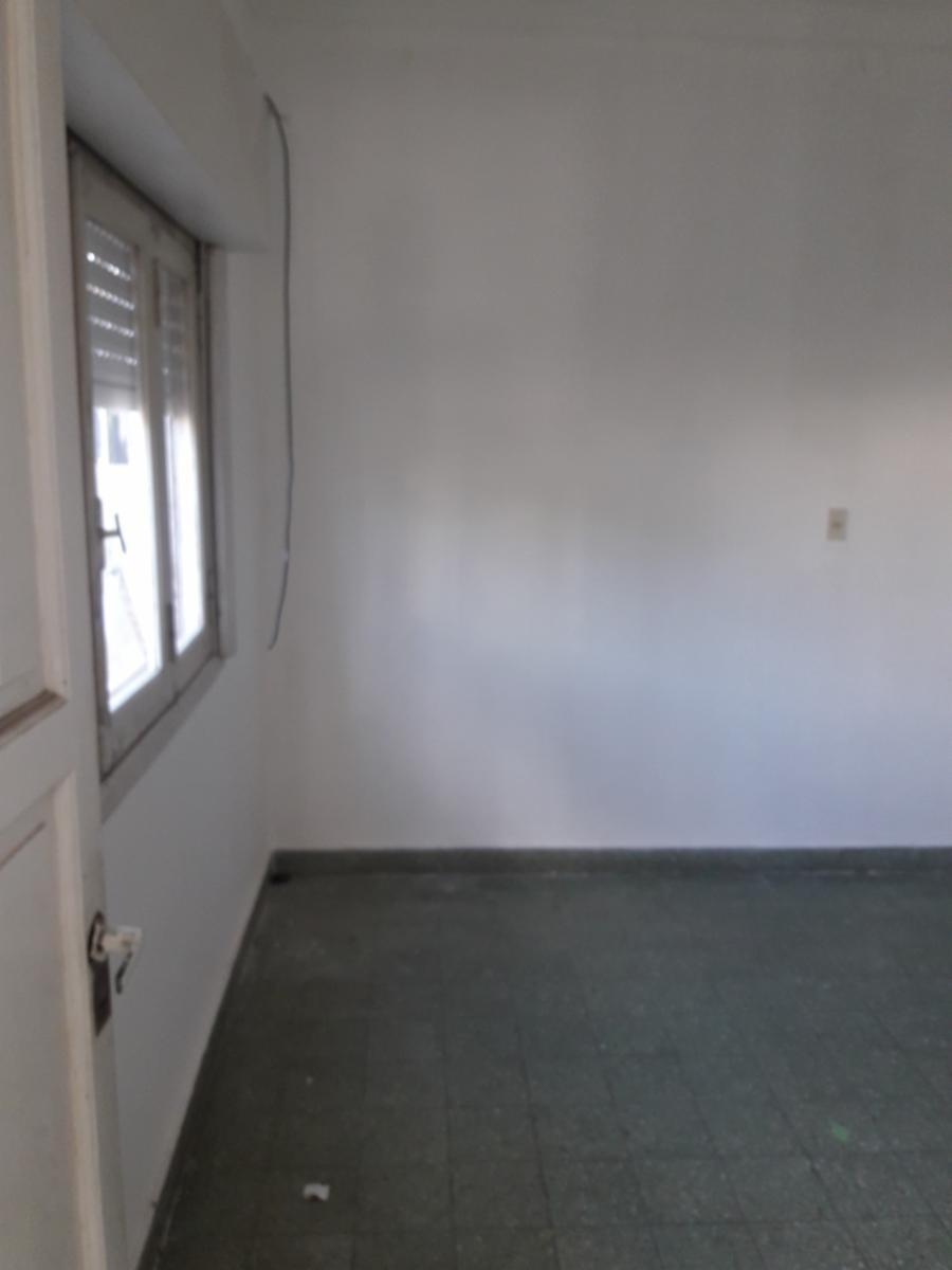 Casa 3 amb con jardín y entrada varios autos - Villa Ballester — foto 2